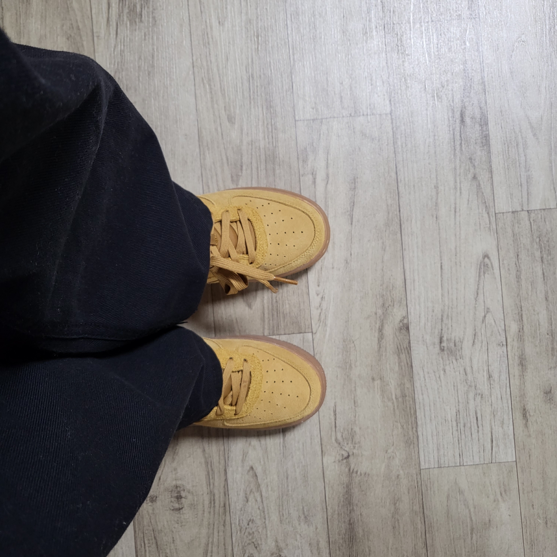 (GS) Nike Air Force 1 LV8 3 Wheat 착용 스타일