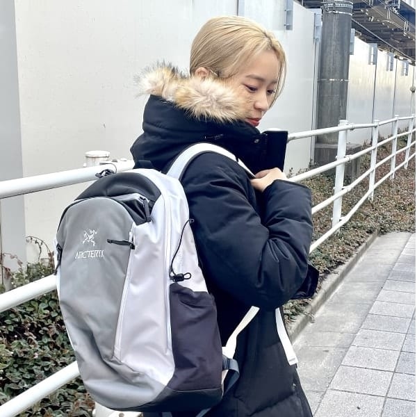 Arc'teryx x Beams Mantis 26 Backpack Tranquil 착용 스타일 - 1