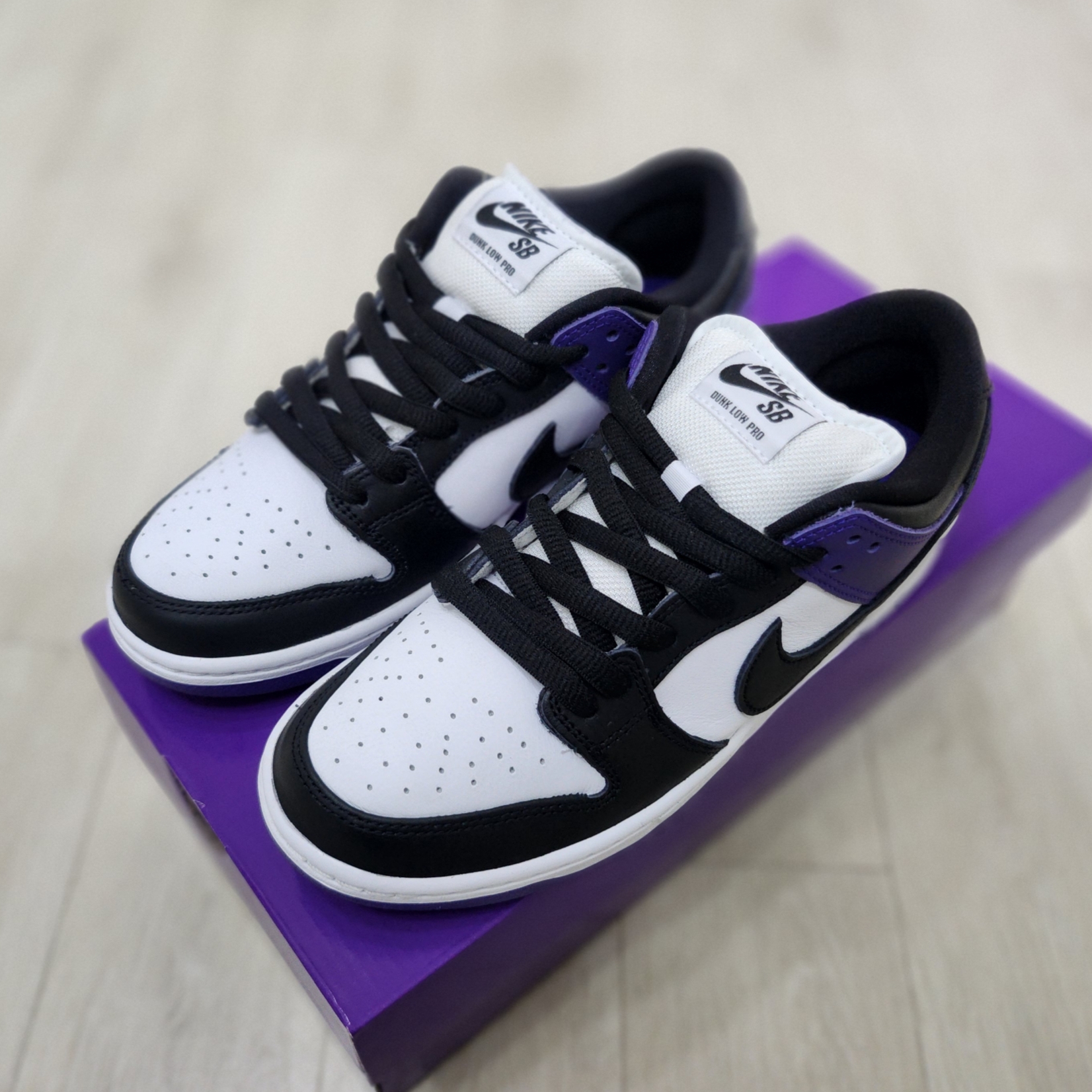 Nike SB Dunk Low Pro Court Purple 착용 스타일 - 2