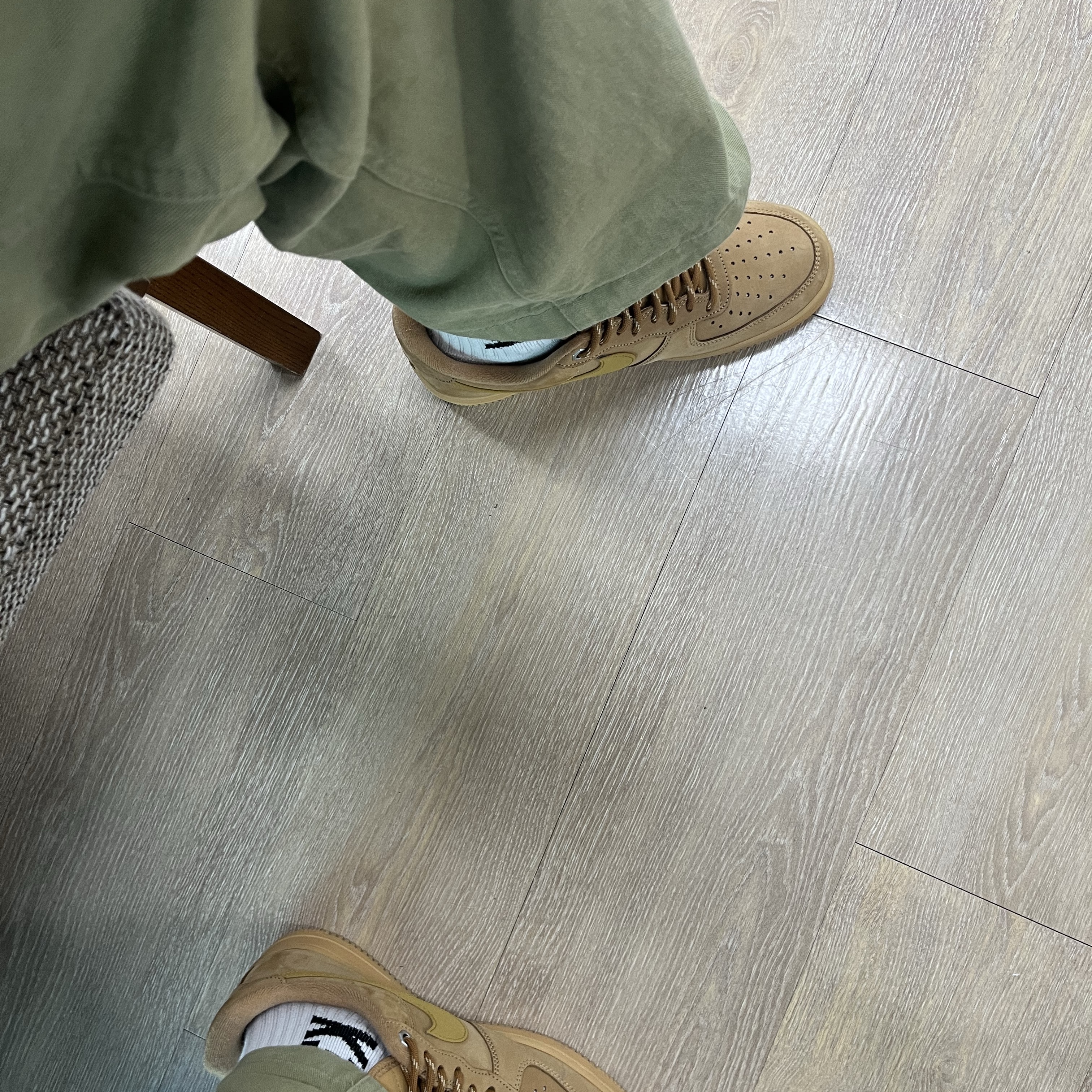 Nike Air Force 1 '07 WB Flax 착용 스타일 - 1