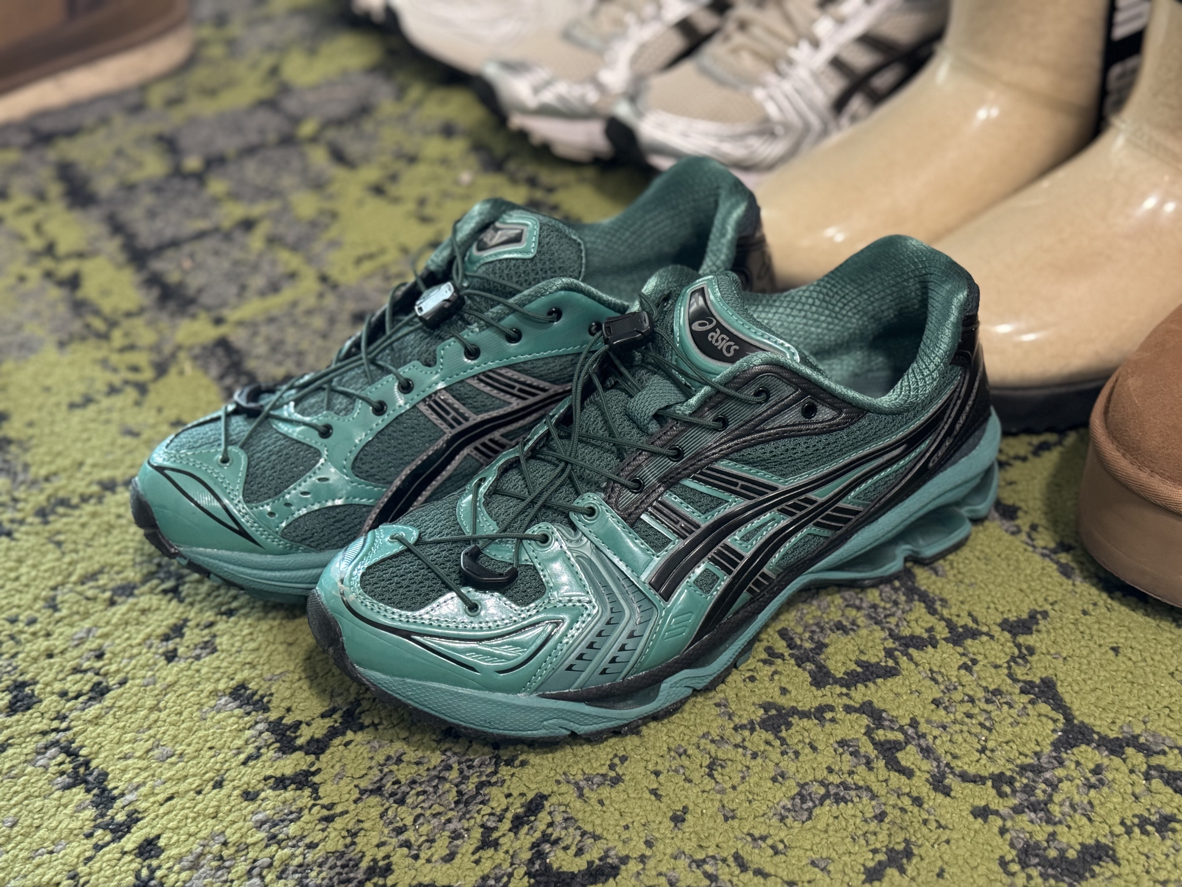 Asics x Unaffected Gel-Kayano 14 Uranus Green 착용 스타일