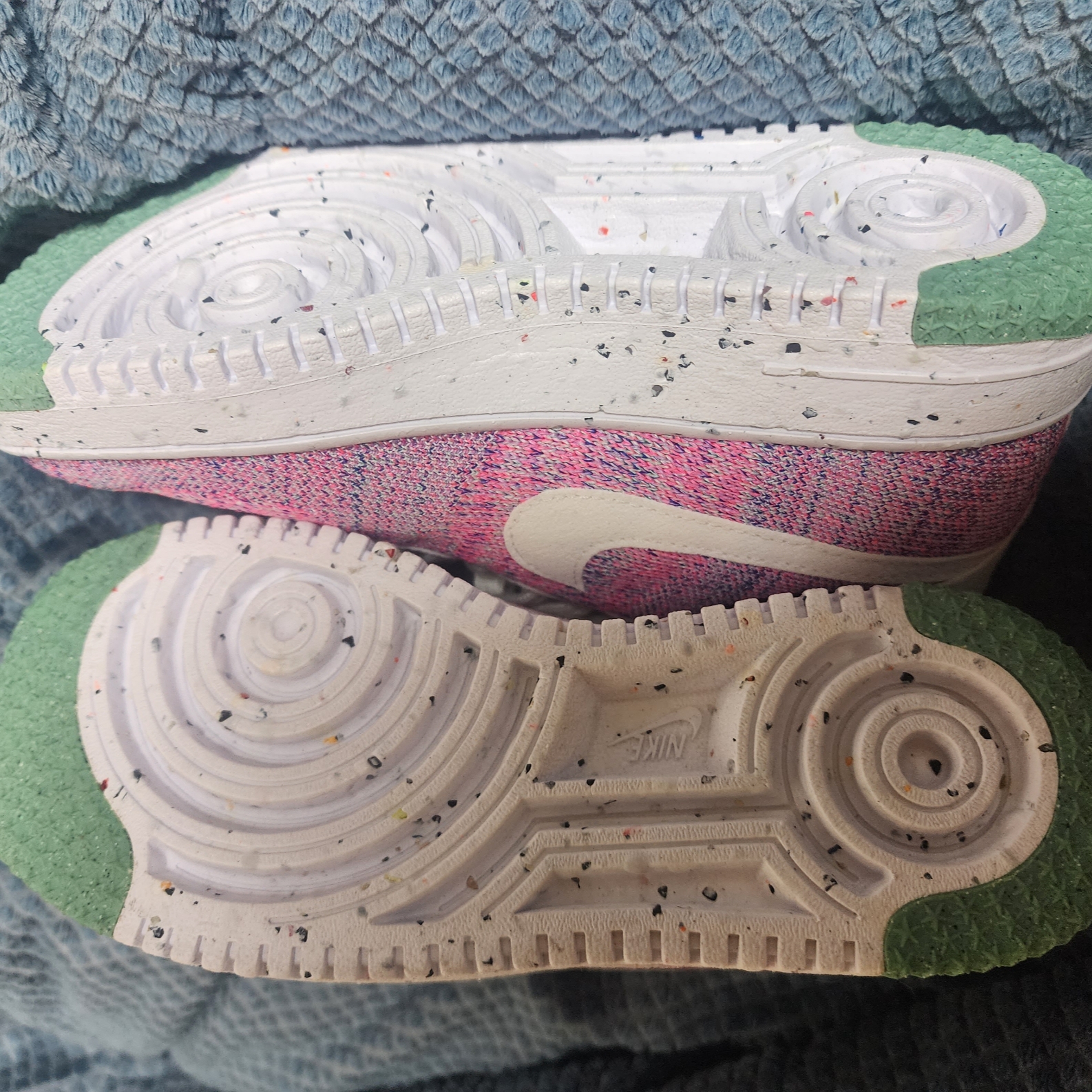 (W) Nike Air Force 1 Crater Flyknit Fuchsia Glow 착용 스타일 - 2