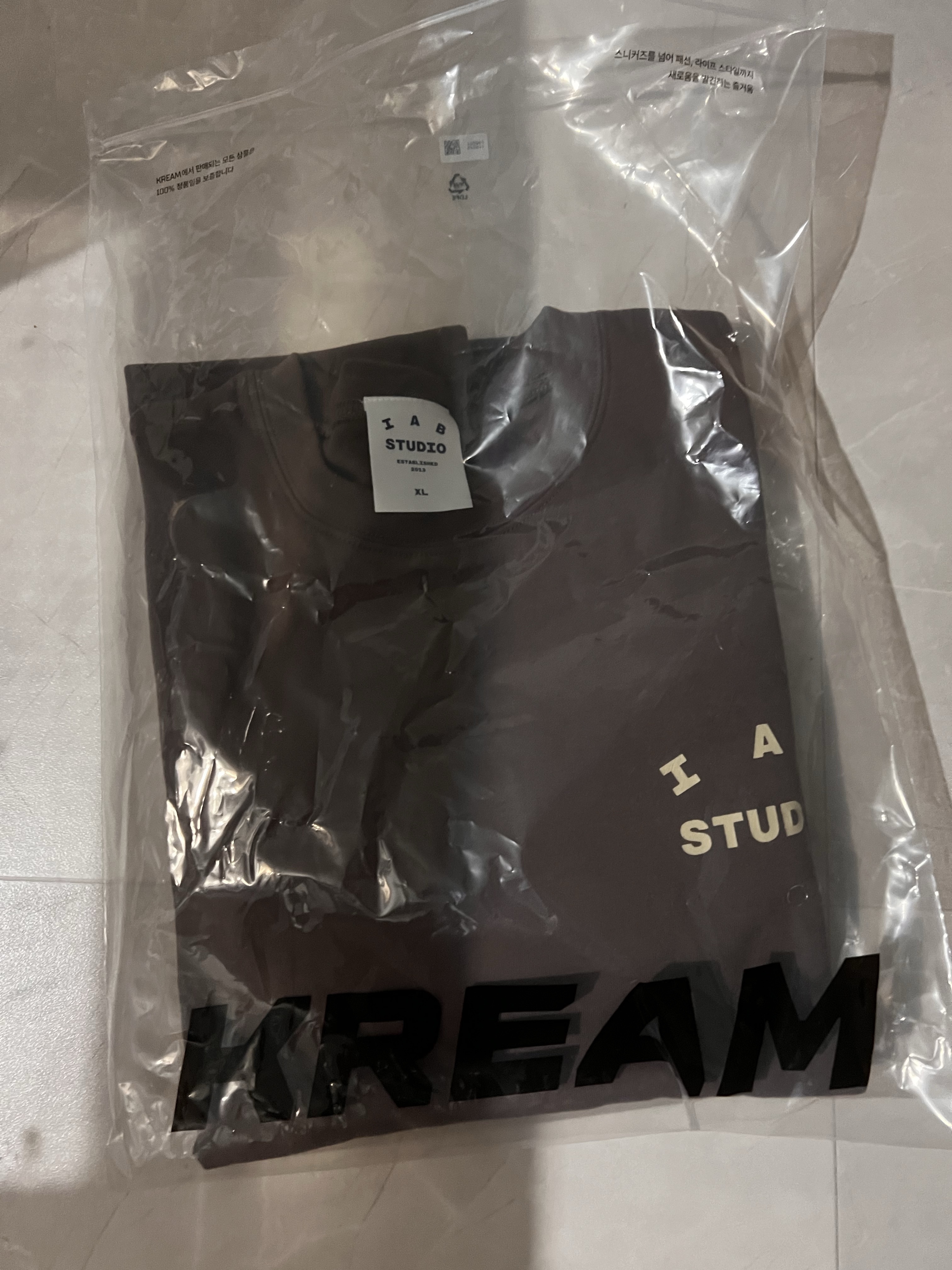 IAB Studio Long Sleeve Choco Cream, IAB Studio Sweatpants Brown 착용 스타일 - 2