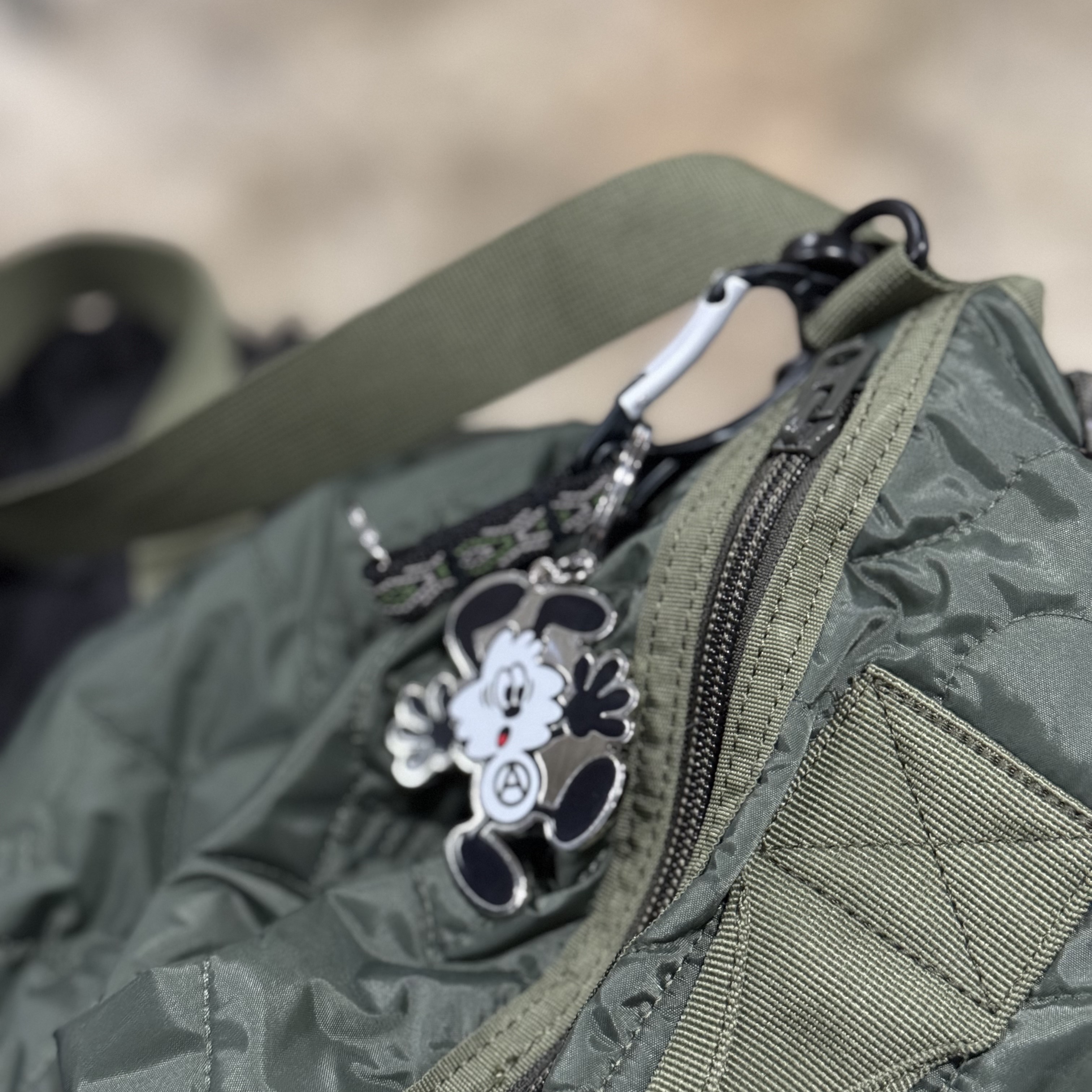 Verdy Otsumo Plaza Key Charm Vick Silver - Otsumo Plaza Exclusive 착용 스타일