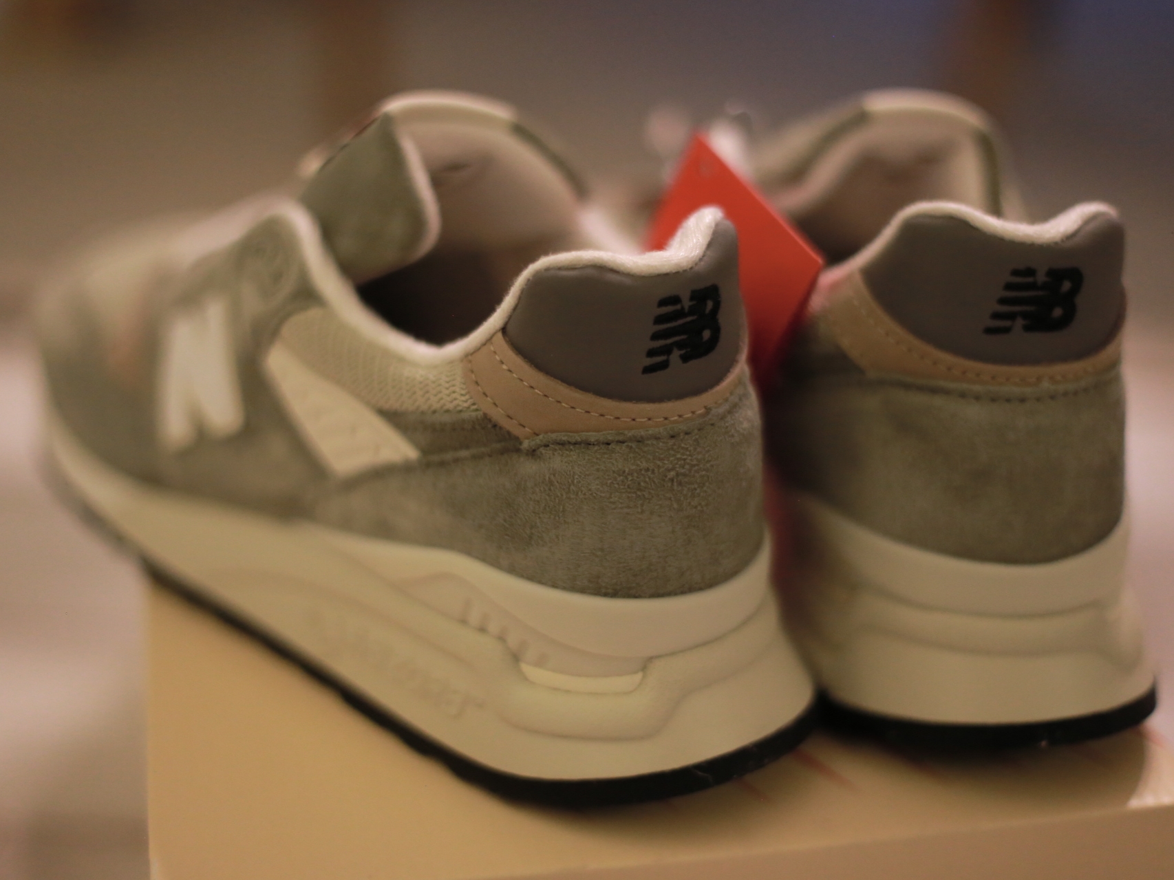 New Balance 998 Made in USA Olive Incense 착용 스타일 - 3