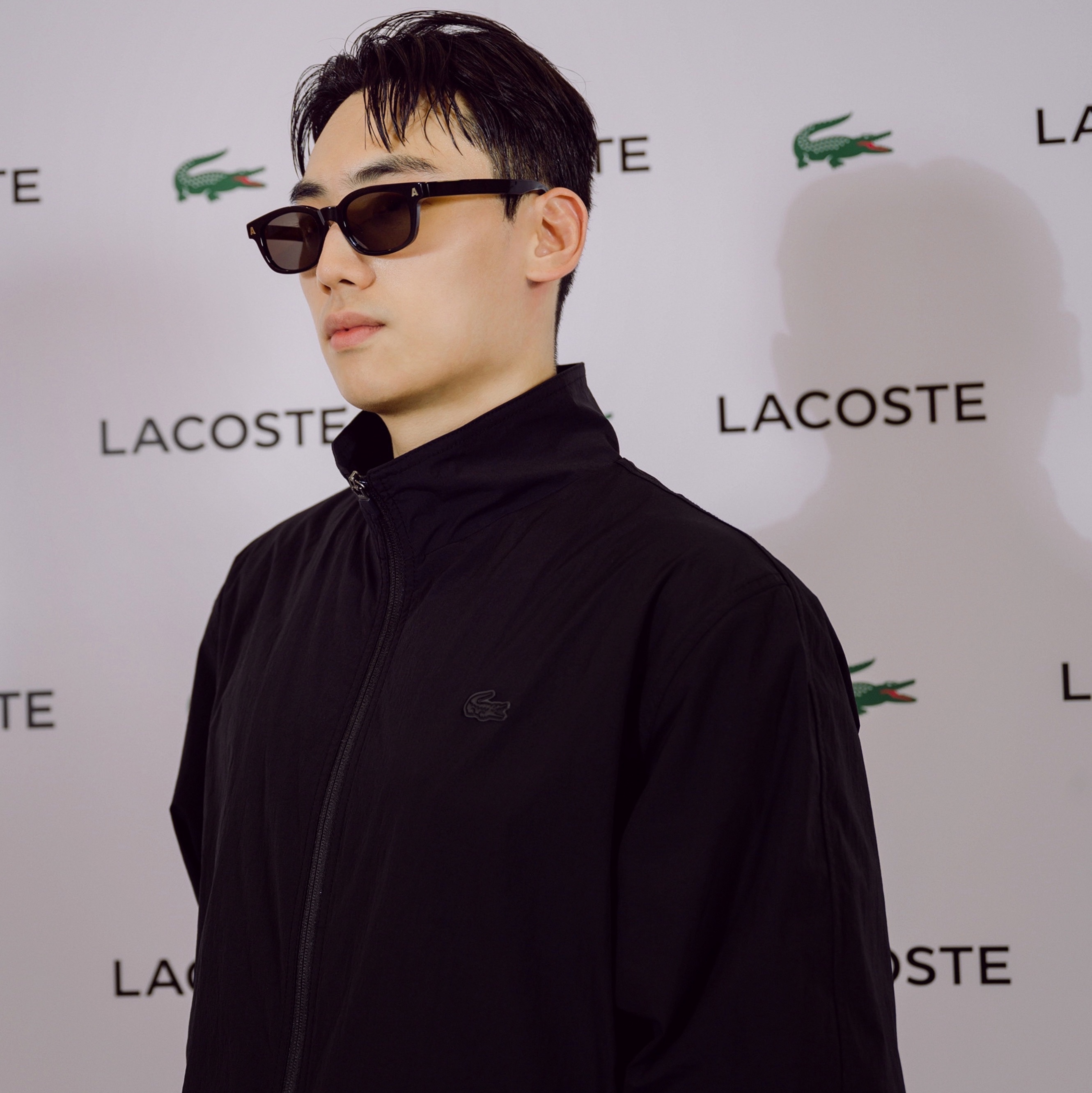 IAB Studio Sunglasses A Black 착용 스타일