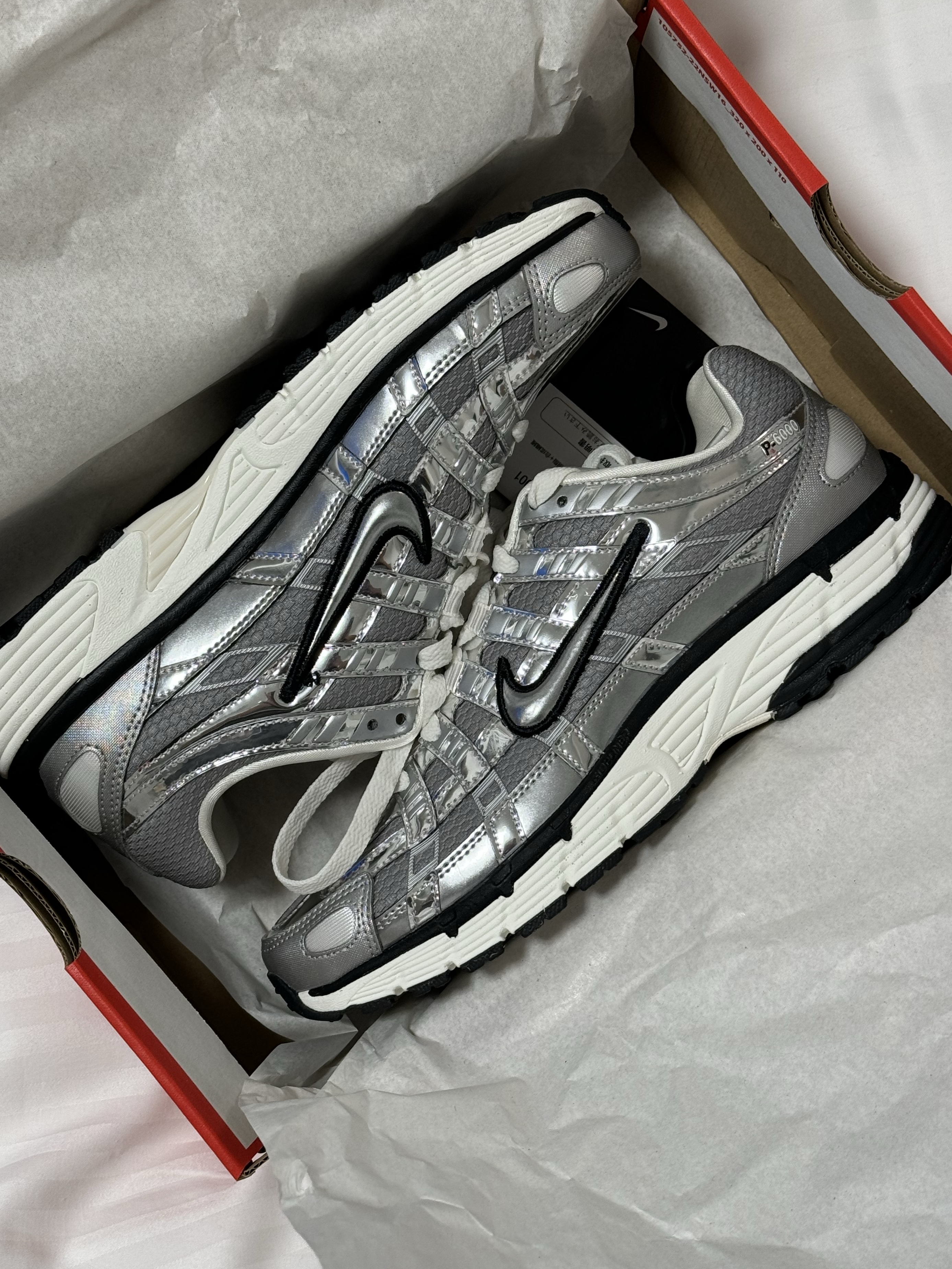 Nike P-6000 Metallic Silver 착용 스타일 - 2