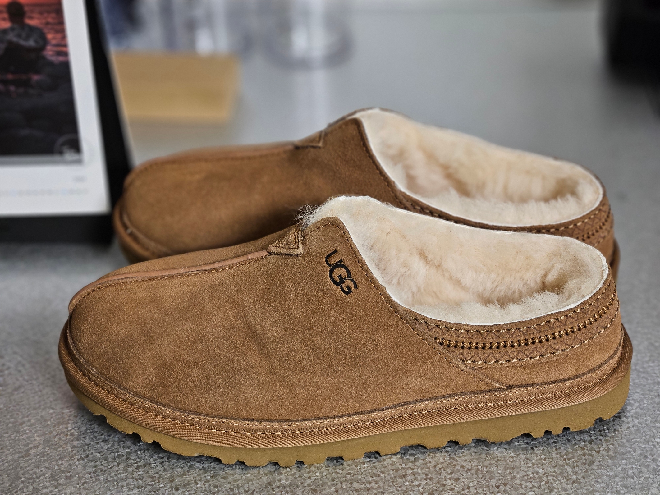 UGG Neuman Chestnut 착용 스타일 - 1