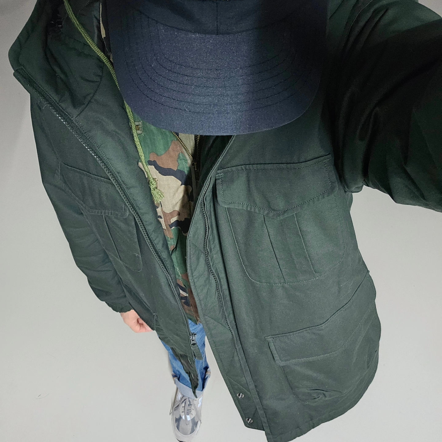 New Balance 991 Made in UK Grey, Uniqlo x Engineered Garments Pufftech Utility Jacket Olive 착용 스타일 - 3