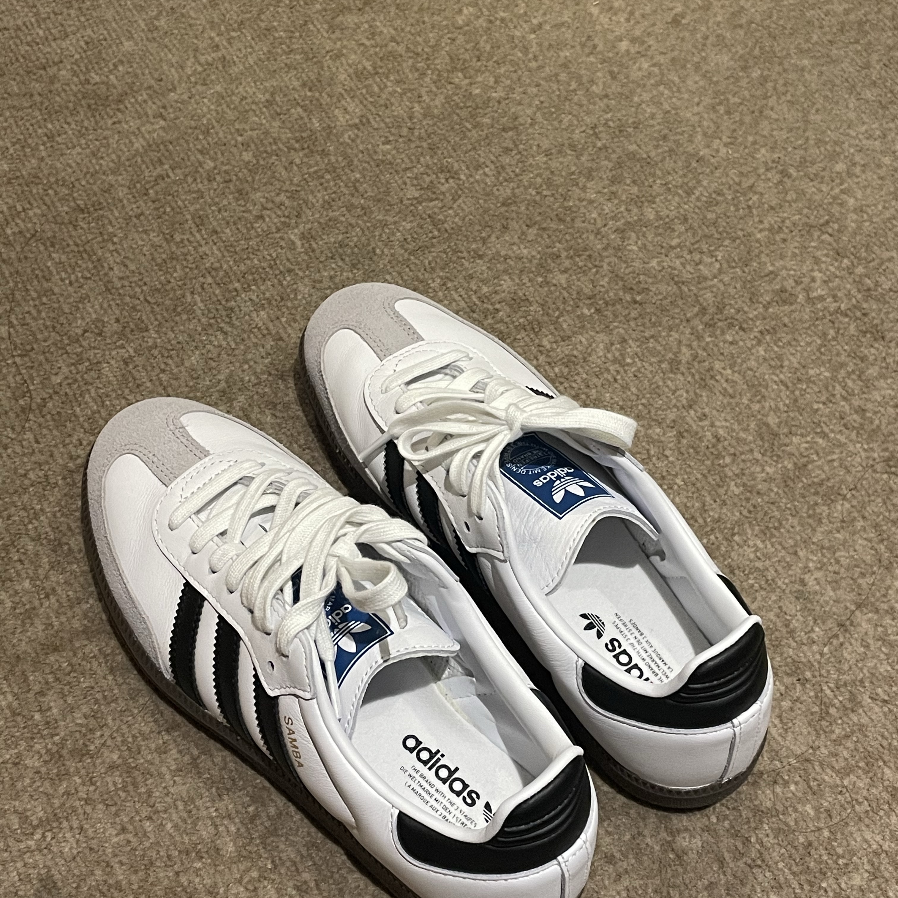 Adidas Samba OG Cloud White 착용 스타일 - 2