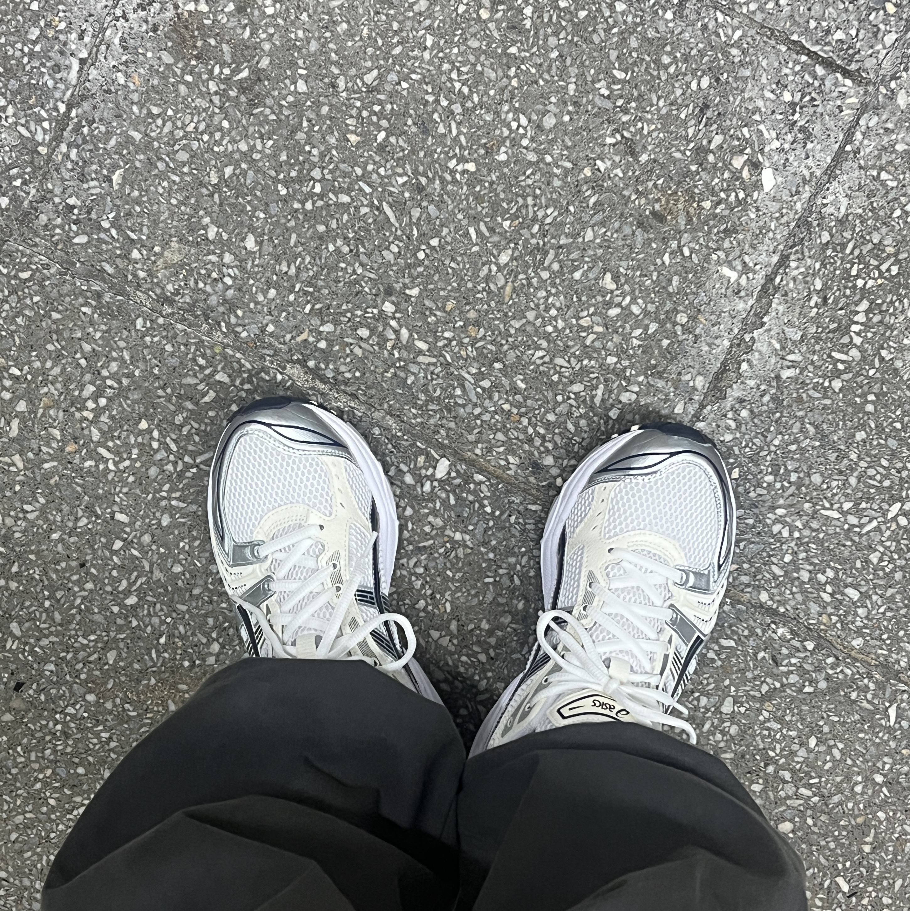 (W) Asics Gel-Kayano 14 White Midnight 착용 스타일