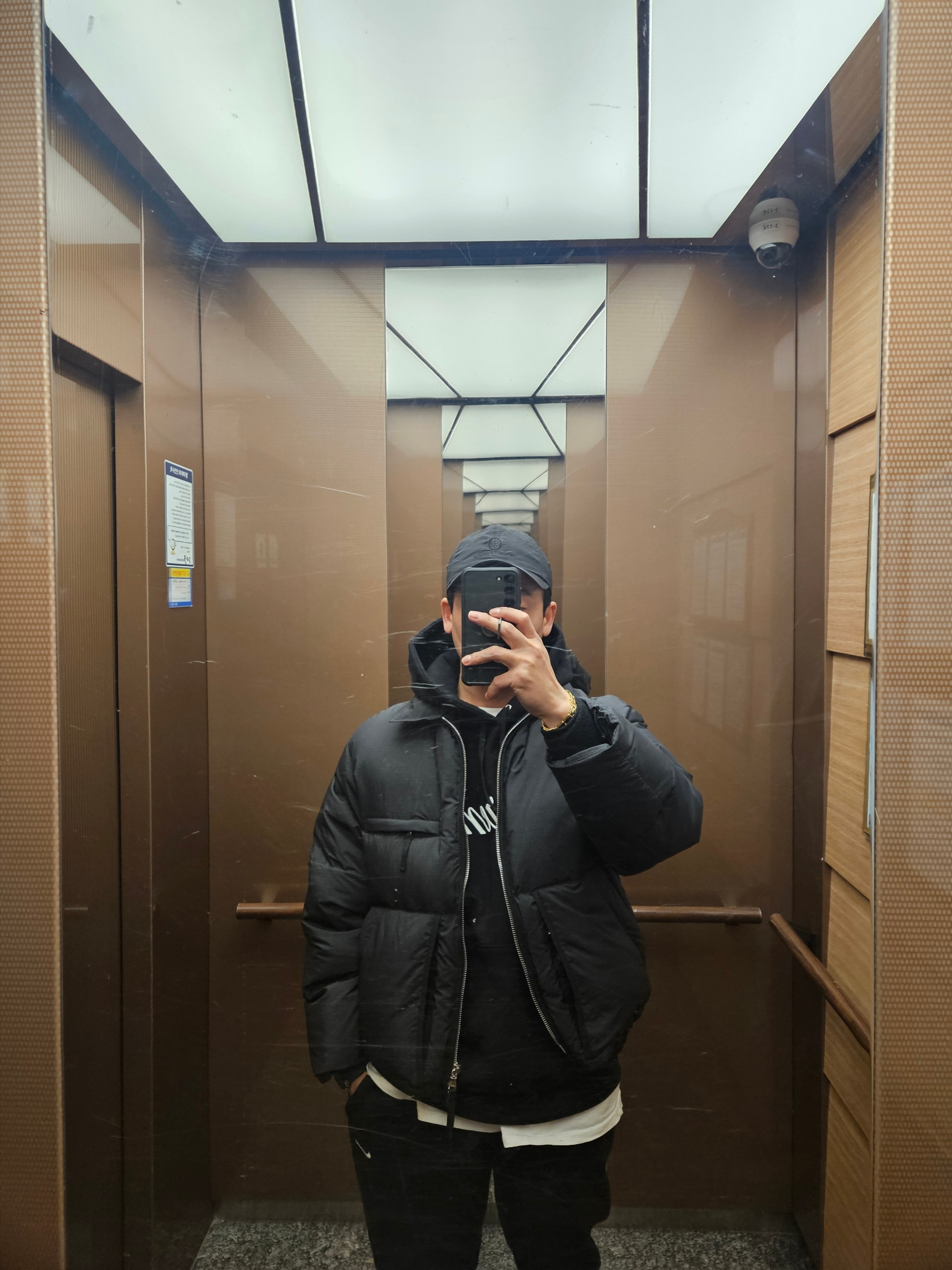 Supreme Box Logo Hooded Sweatshirt Black - 23FW, Nike NRG Solo Swoosh Fleece Pants Black - US/EU 착용 스타일