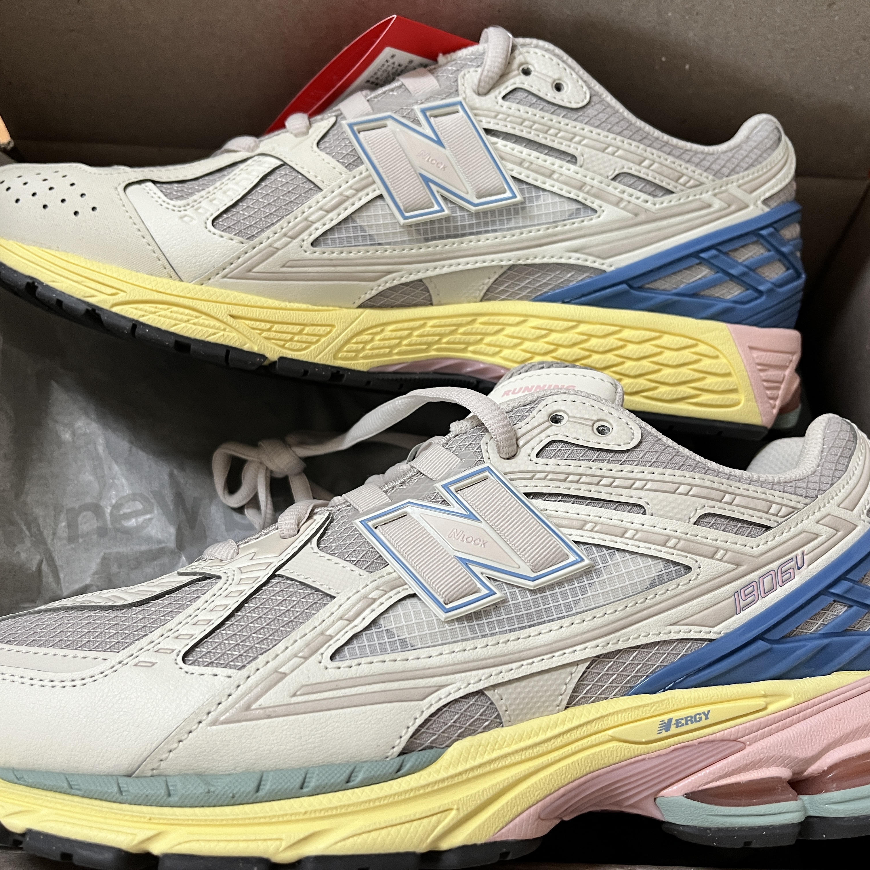 New Balance 1906N Angora Blue Laguna 착용 스타일 - 1