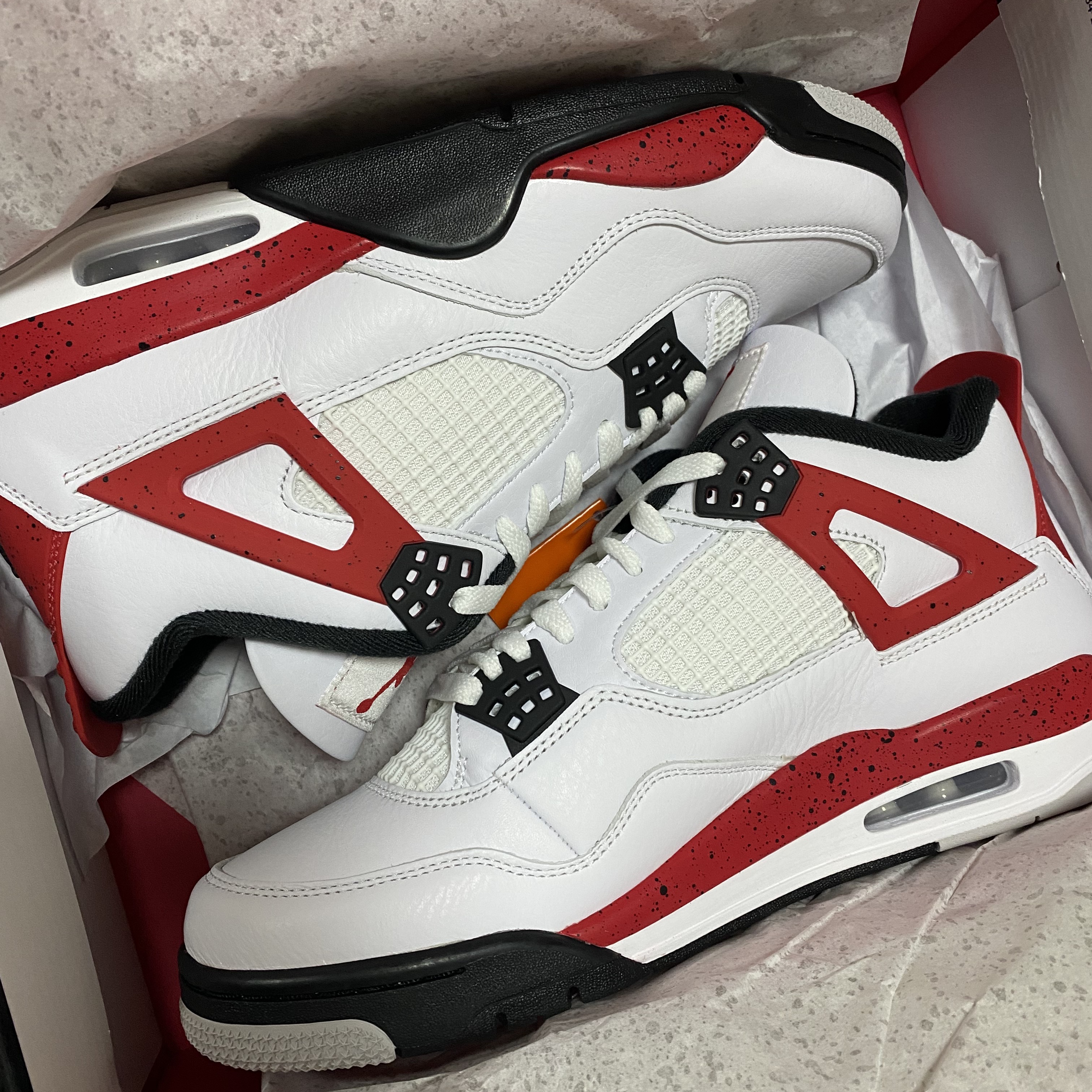 Jordan 4 Retro Red Cement 착용 스타일