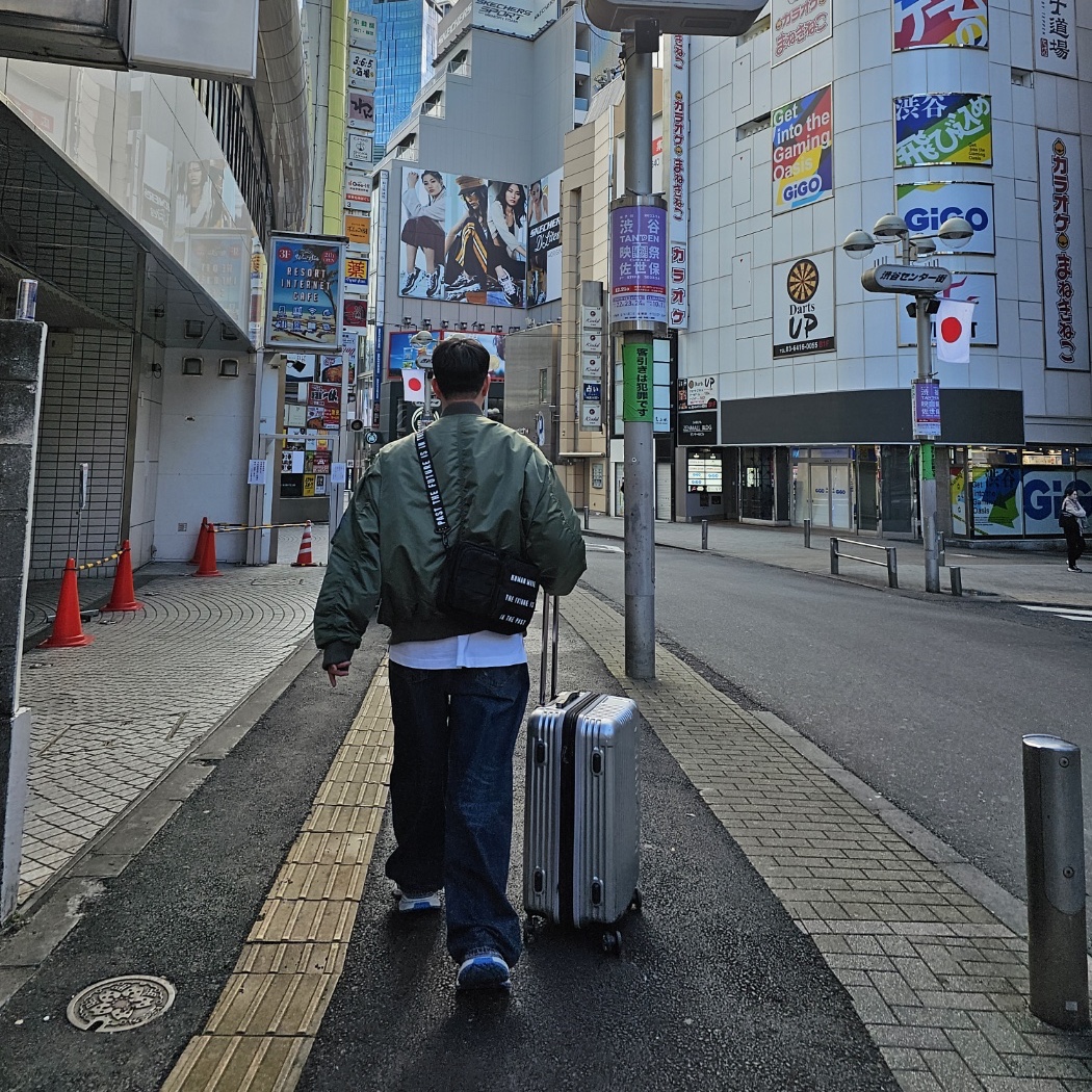 Balenciaga 3XL Sneakers Grey White Blue, Human Made Military Pouch Large Black 착용 스타일 - 1
