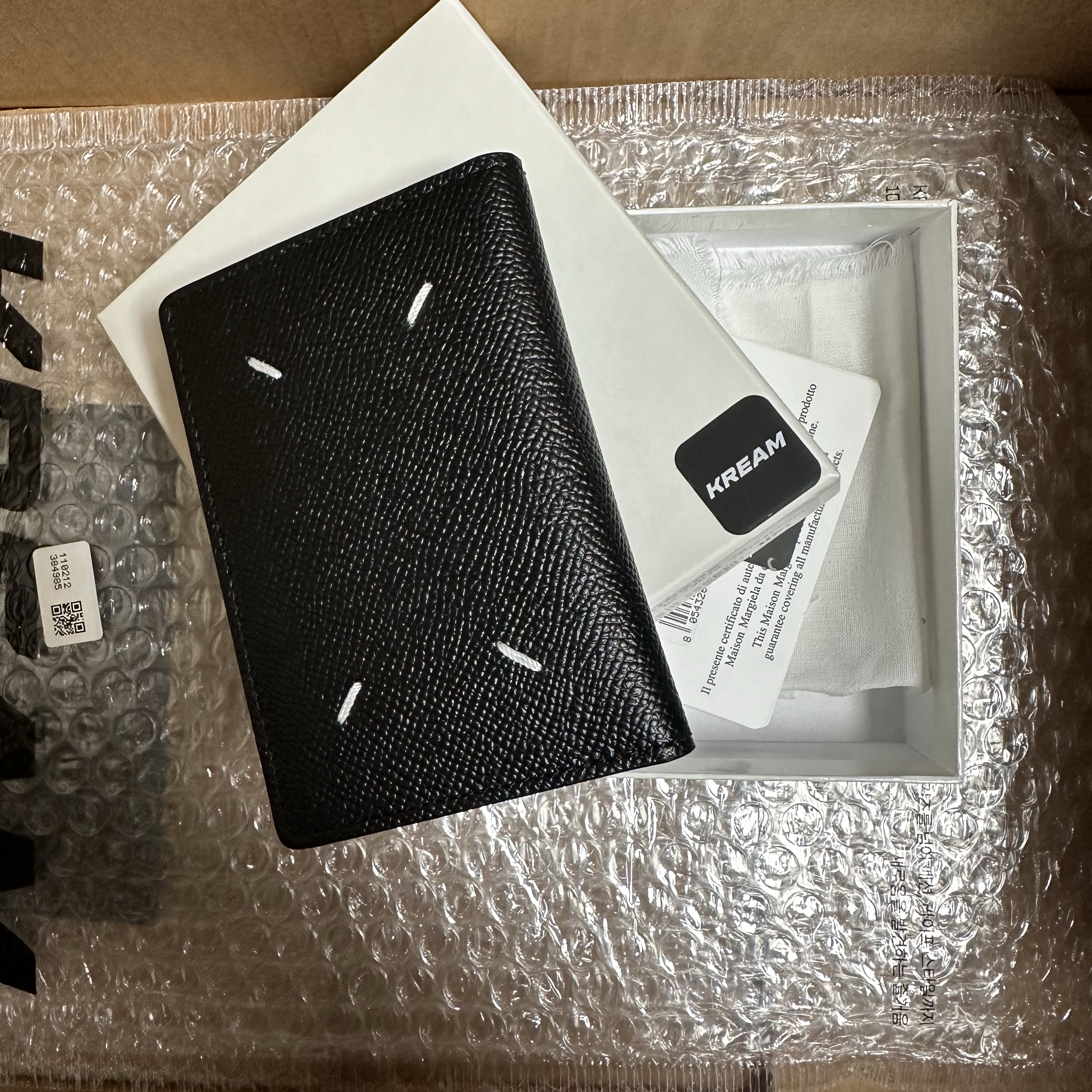 Maison Margiela Leather Bi-Fold Card Holder Black 착용 스타일 - 1