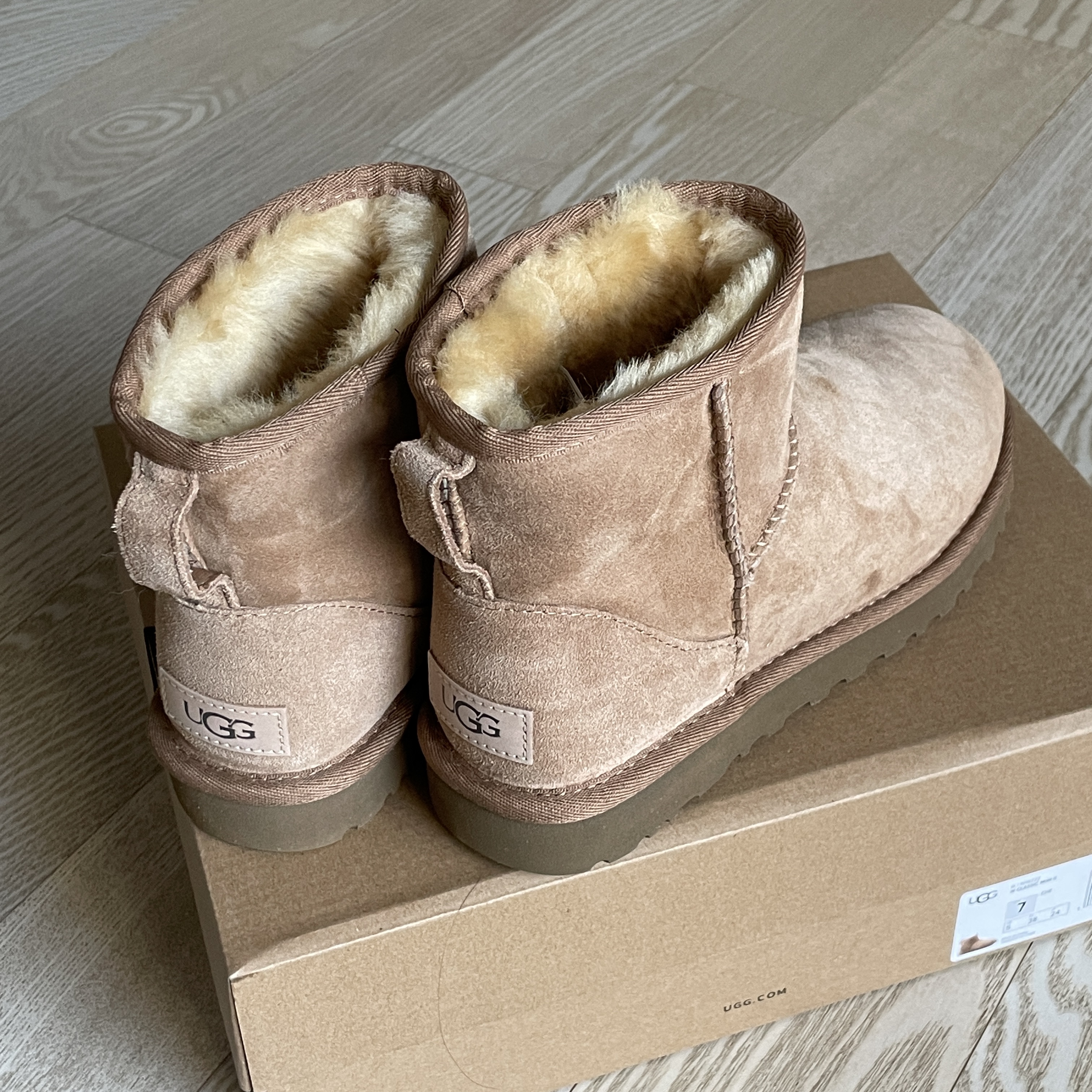 (W) UGG Classic Mini II Boots Chestnut 착용 스타일