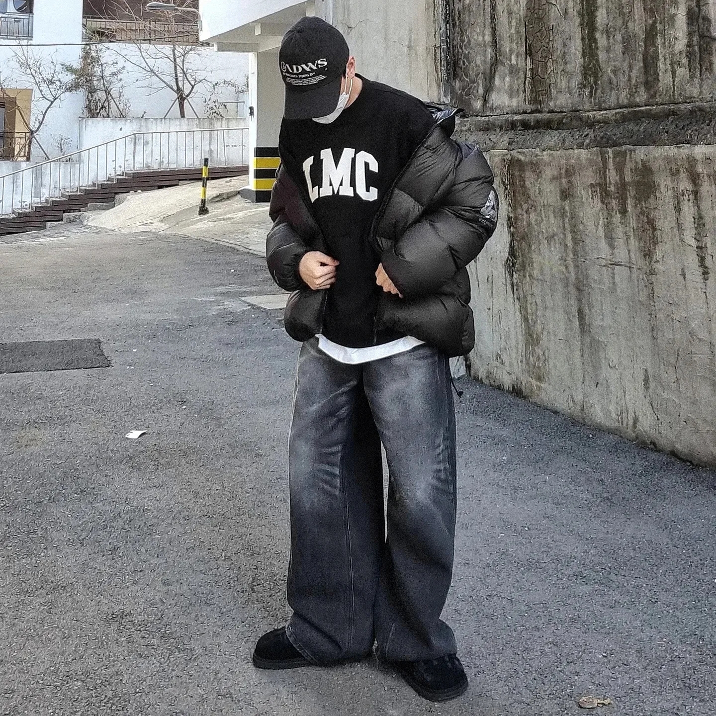 Kinchi x Yiyae Bone Mule Black, Palace Pertex Frost Balaclava Puffa Black - 22FW 착용 스타일 - 1