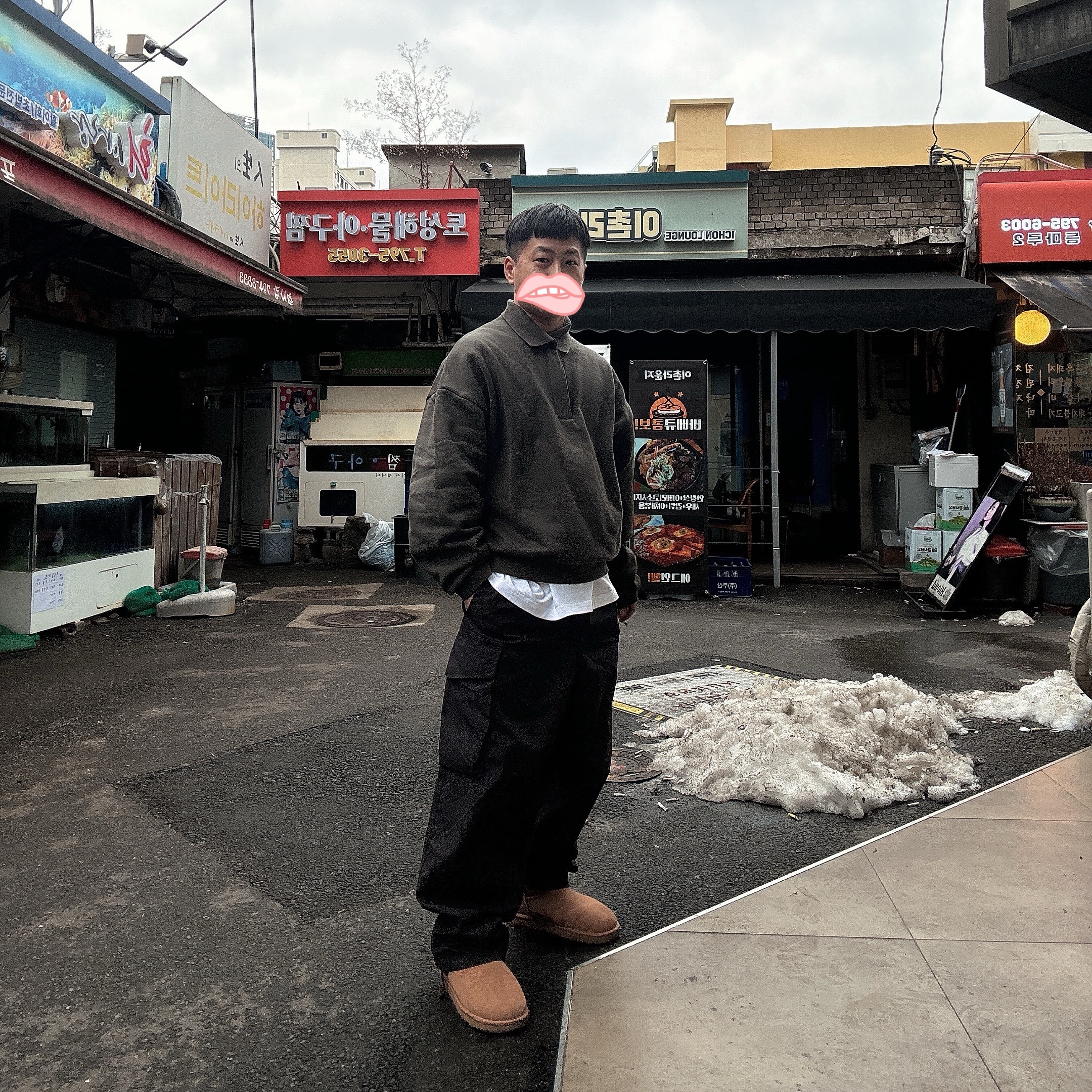 Essentials Longsleeve Polo Ink - 24SS, (W) UGG Classic Mini II Boots Chestnut 착용 스타일