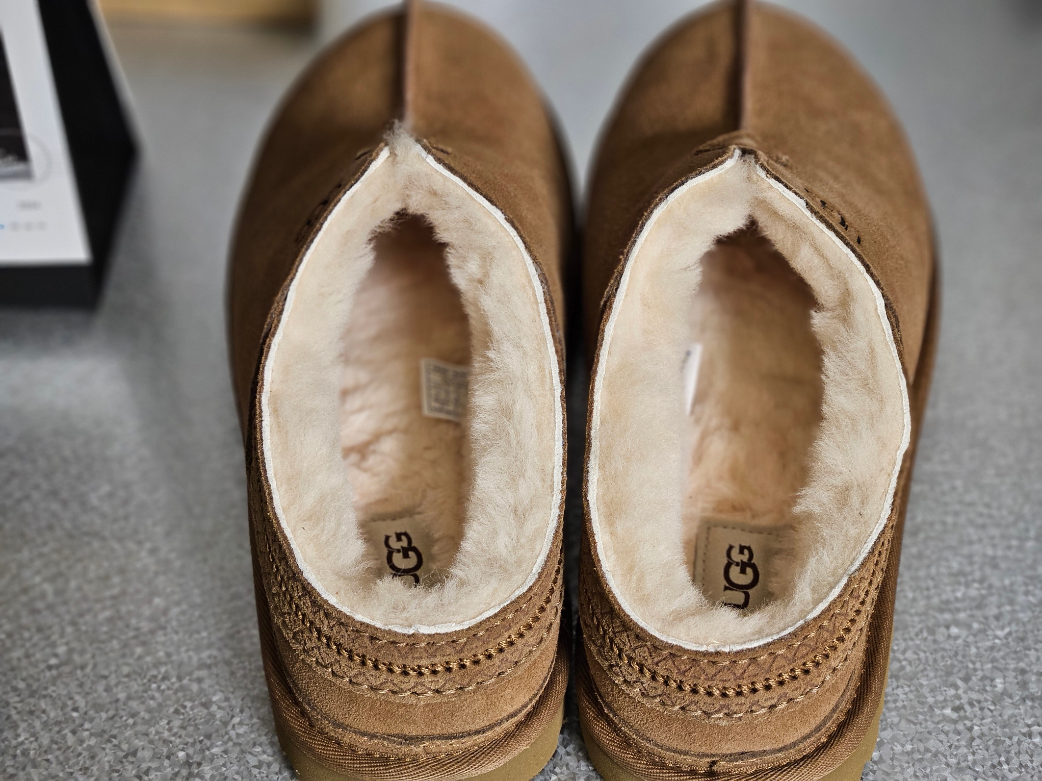 UGG Neuman Chestnut 착용 스타일 - 3