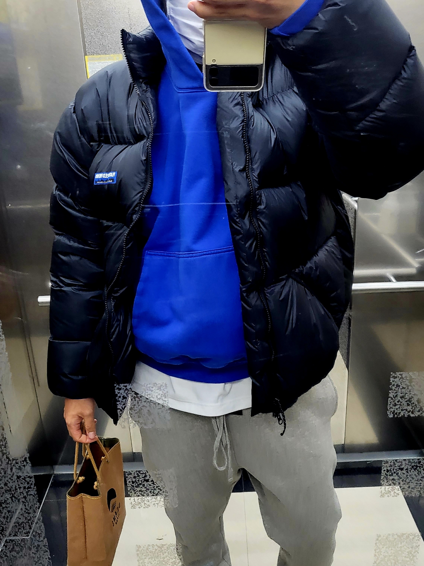 Feathered Friends Helios Down Jacket Black 착용 스타일
