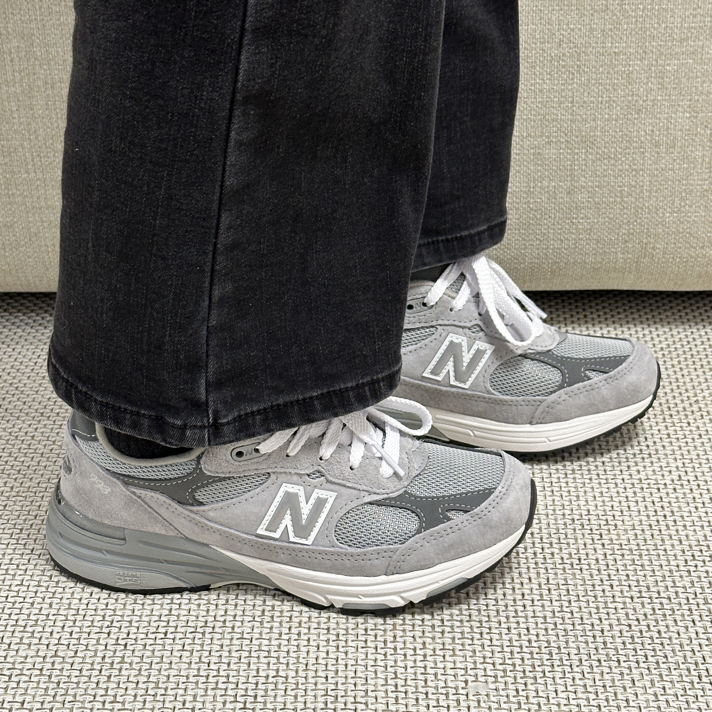 (W) New Balance 993 Made in USA Grey - B Standard 착용 스타일