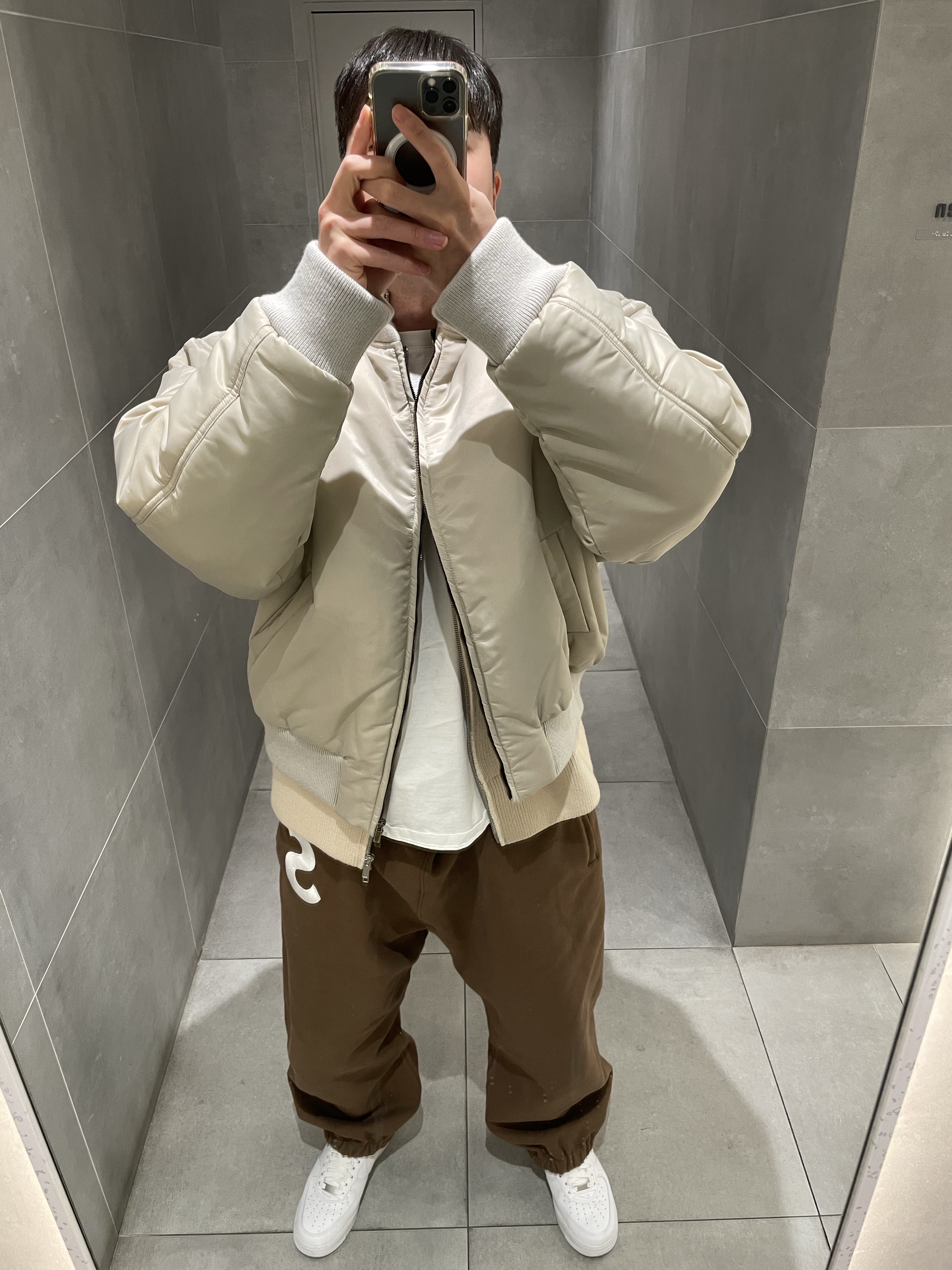 Supreme x Bless Sweatpant Jean Brown - 23FW, Nike x Supreme Air Force 1 Low White 착용 스타일 - 3