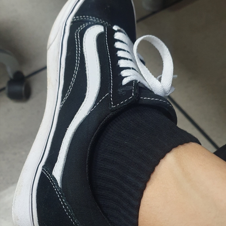 Vans ComfyCush Old Skool Black True white 착용 스타일
