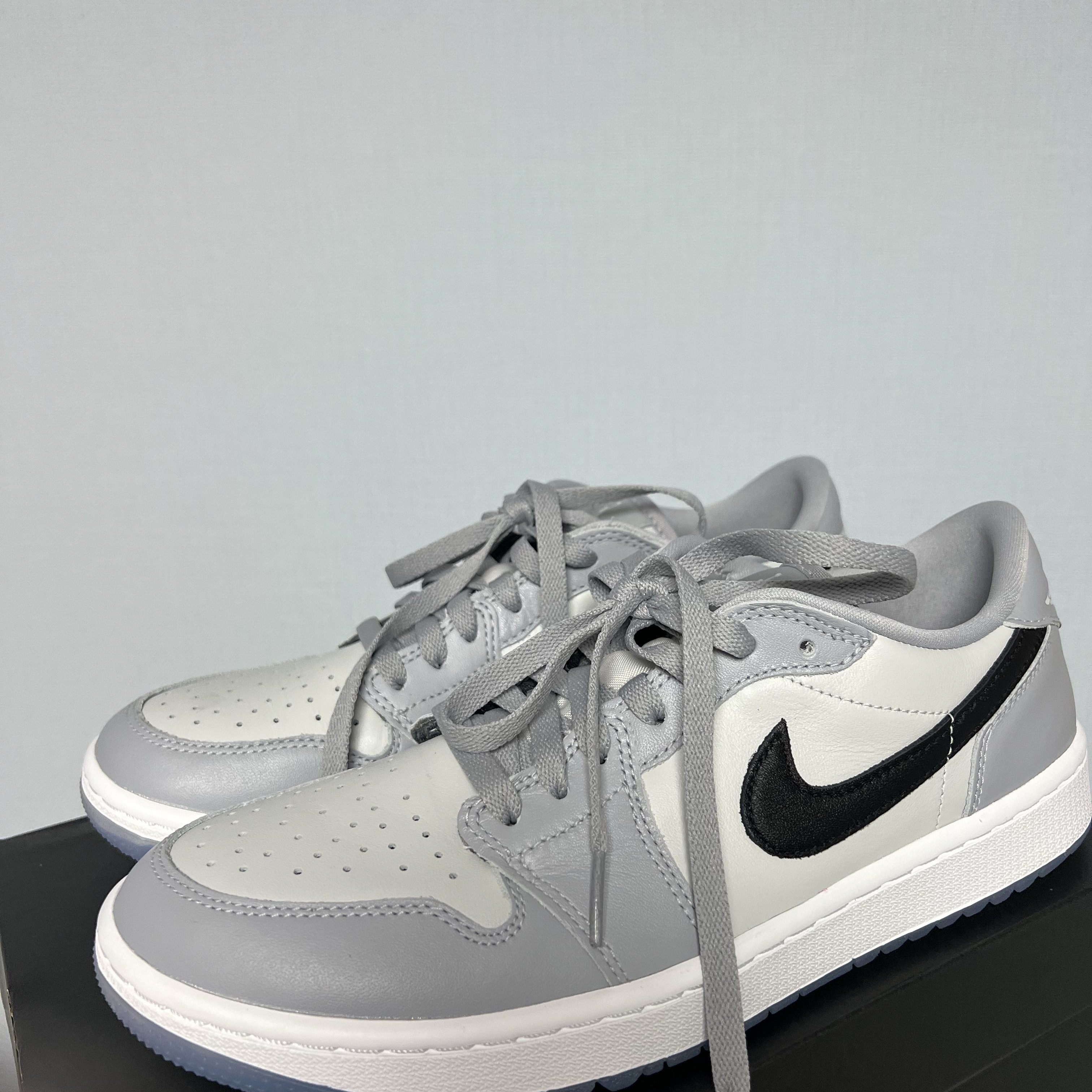 Jordan 1 Low Golf Wolf Grey 착용 스타일 - 1