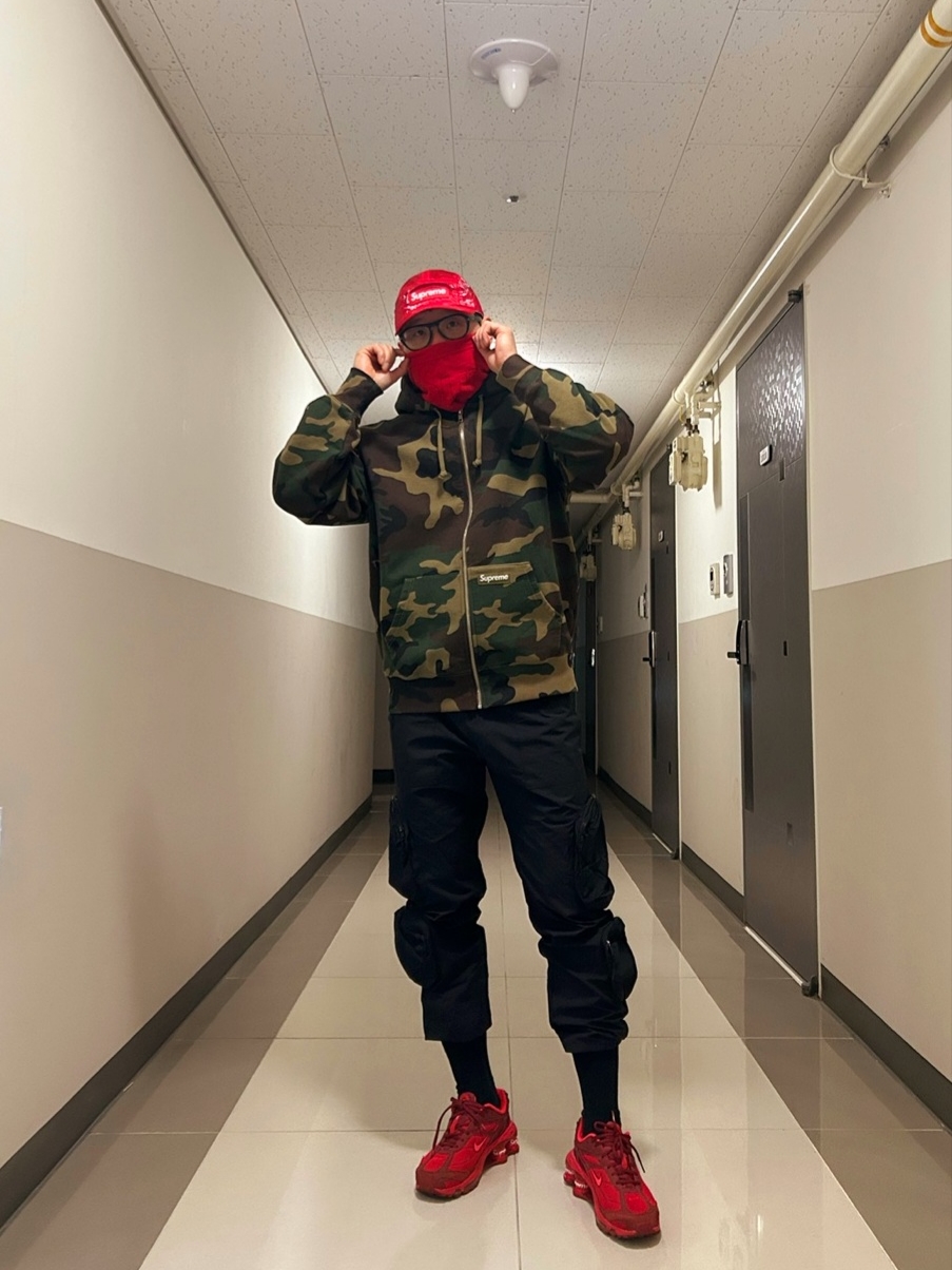 Supreme Double Hood Facemask Zip Up Hooded Sweatshirt Woodland Camo - 22FW, Supreme Gloss Ripstop Camp Cap Red - 23FW 착용 스타일 - 1