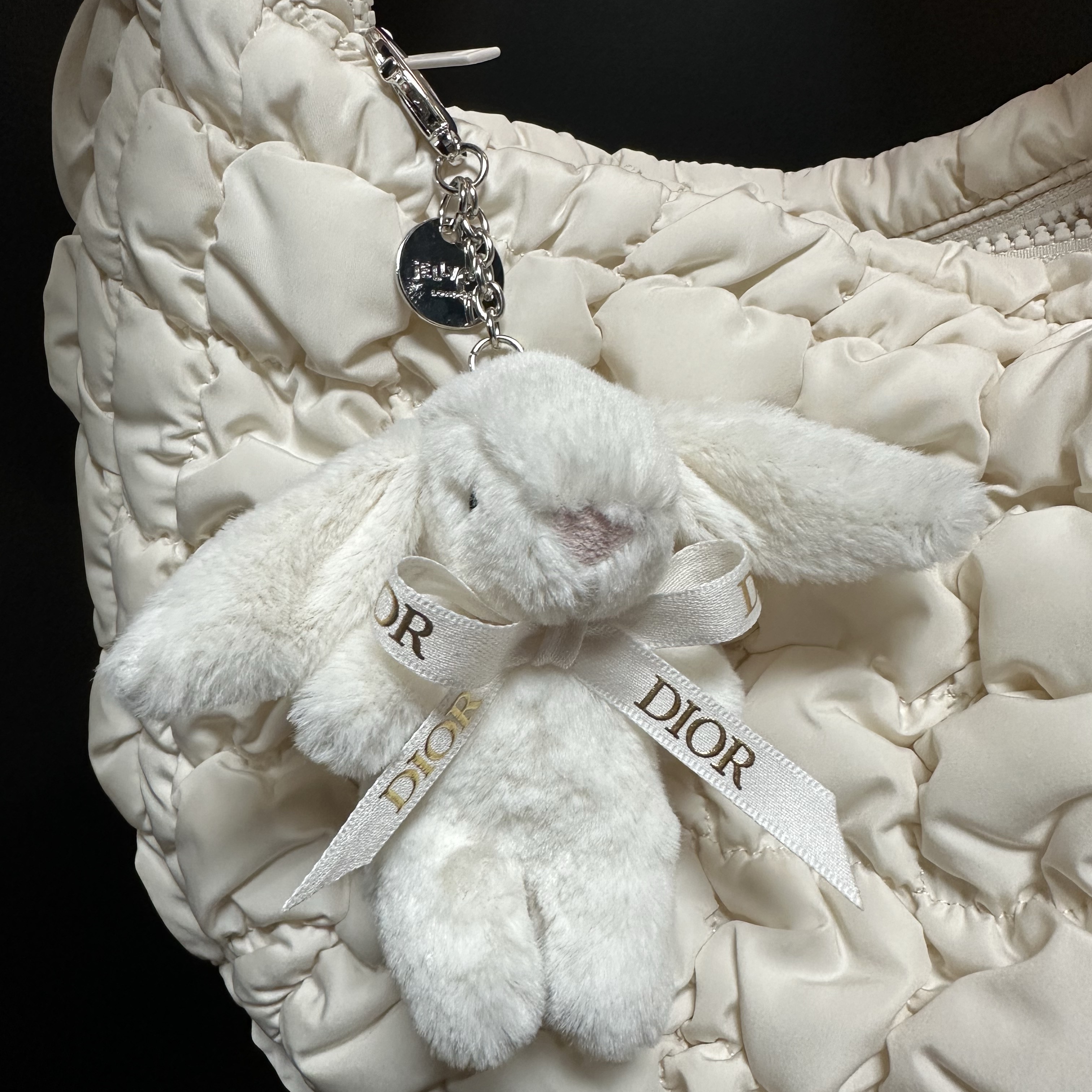 Jellycat Bashful Bunny Bag Charm Cream, COS Quilted Mini Bag Cream 착용 스타일