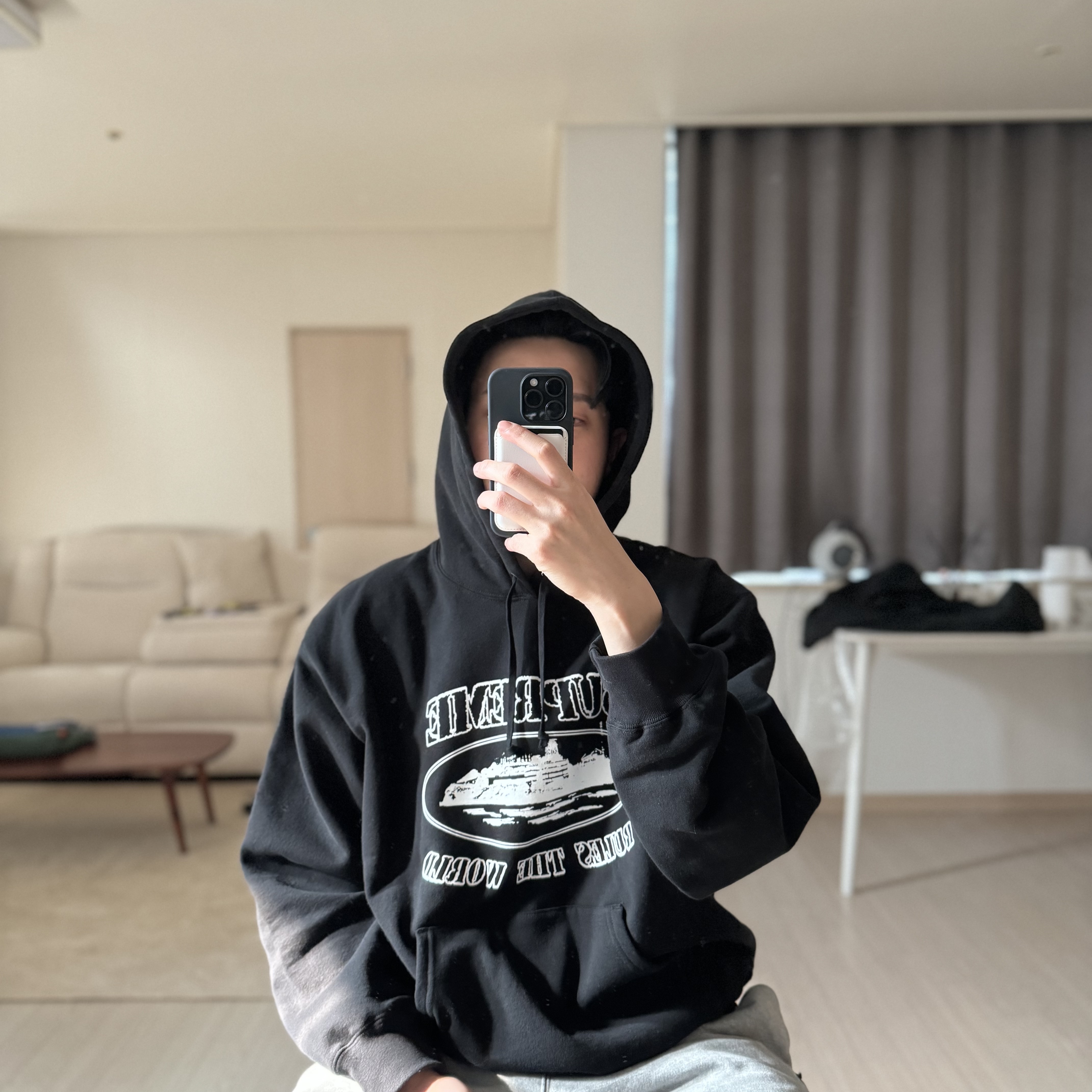 Supreme x Corteiz Rules The World Hoodie Black - 23FW 착용 스타일 - 1