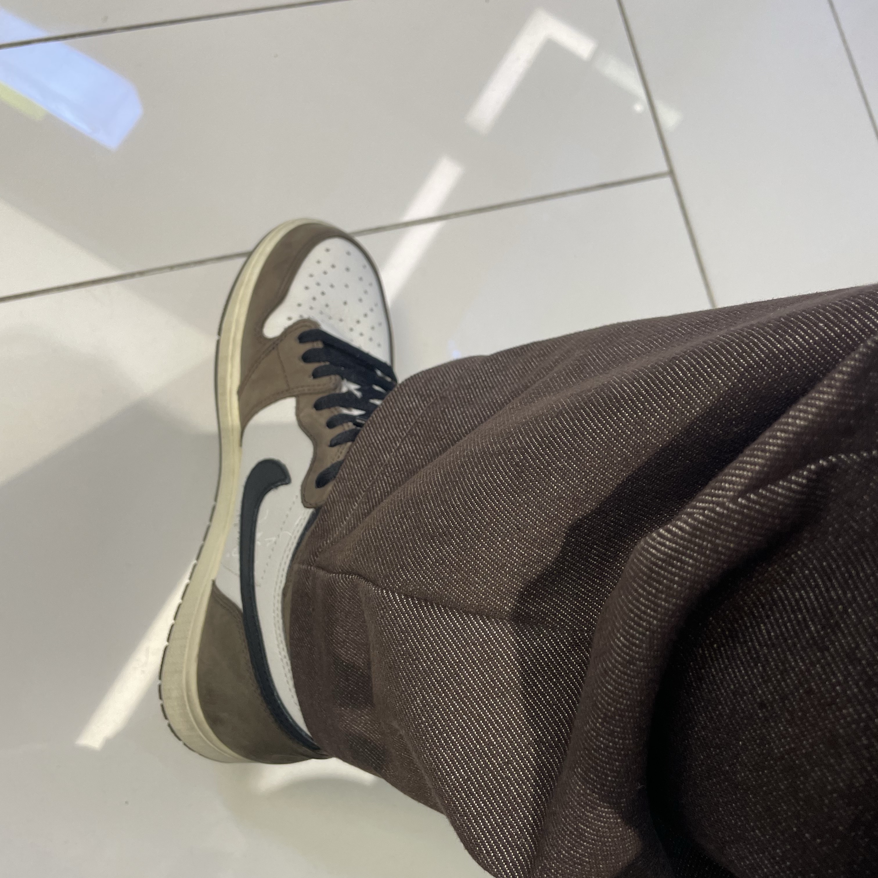 Jordan 1 x Travis Scott Retro High OG SP Mocha 착용 스타일