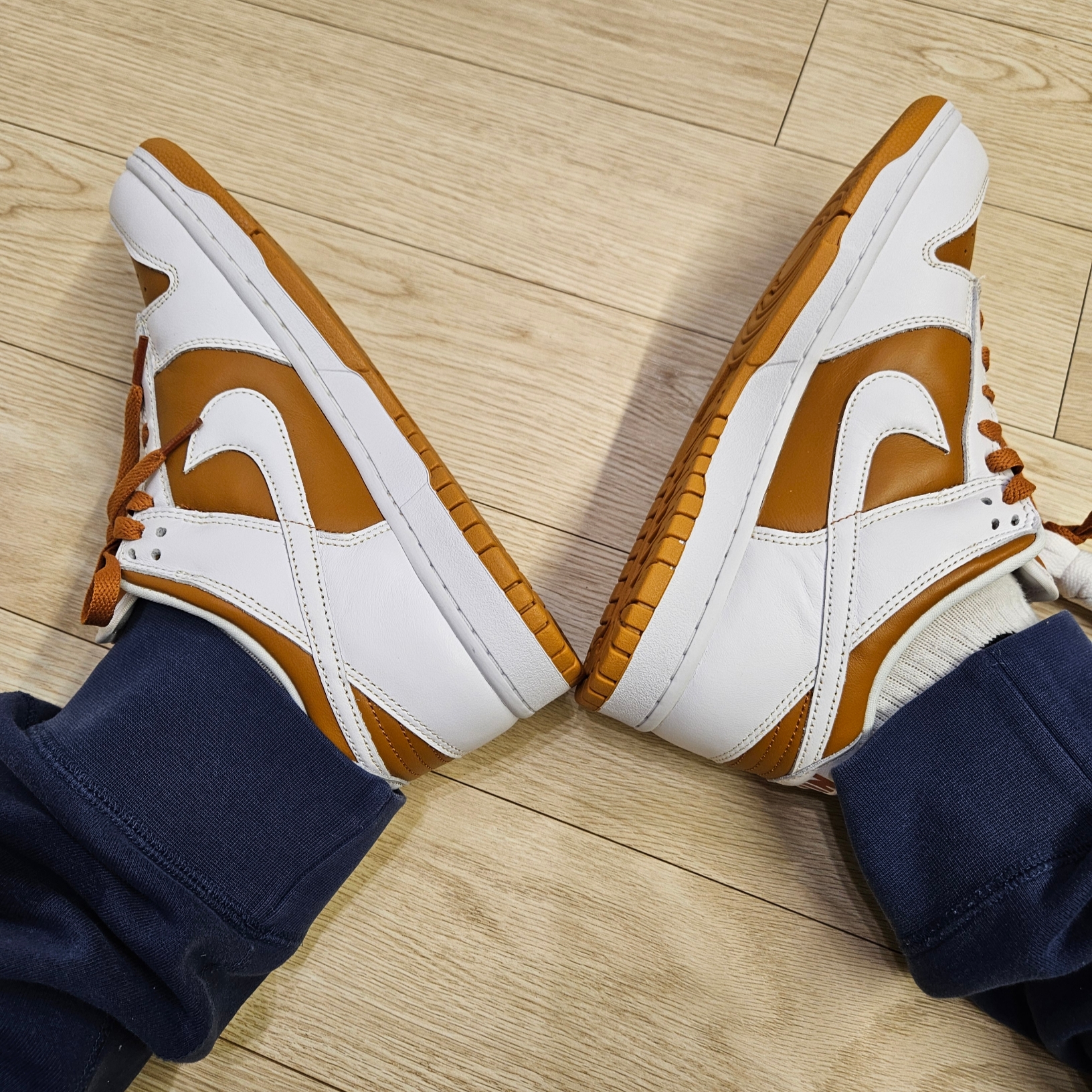 Nike Dunk Low QS Dark Curry 착용 스타일 - 1