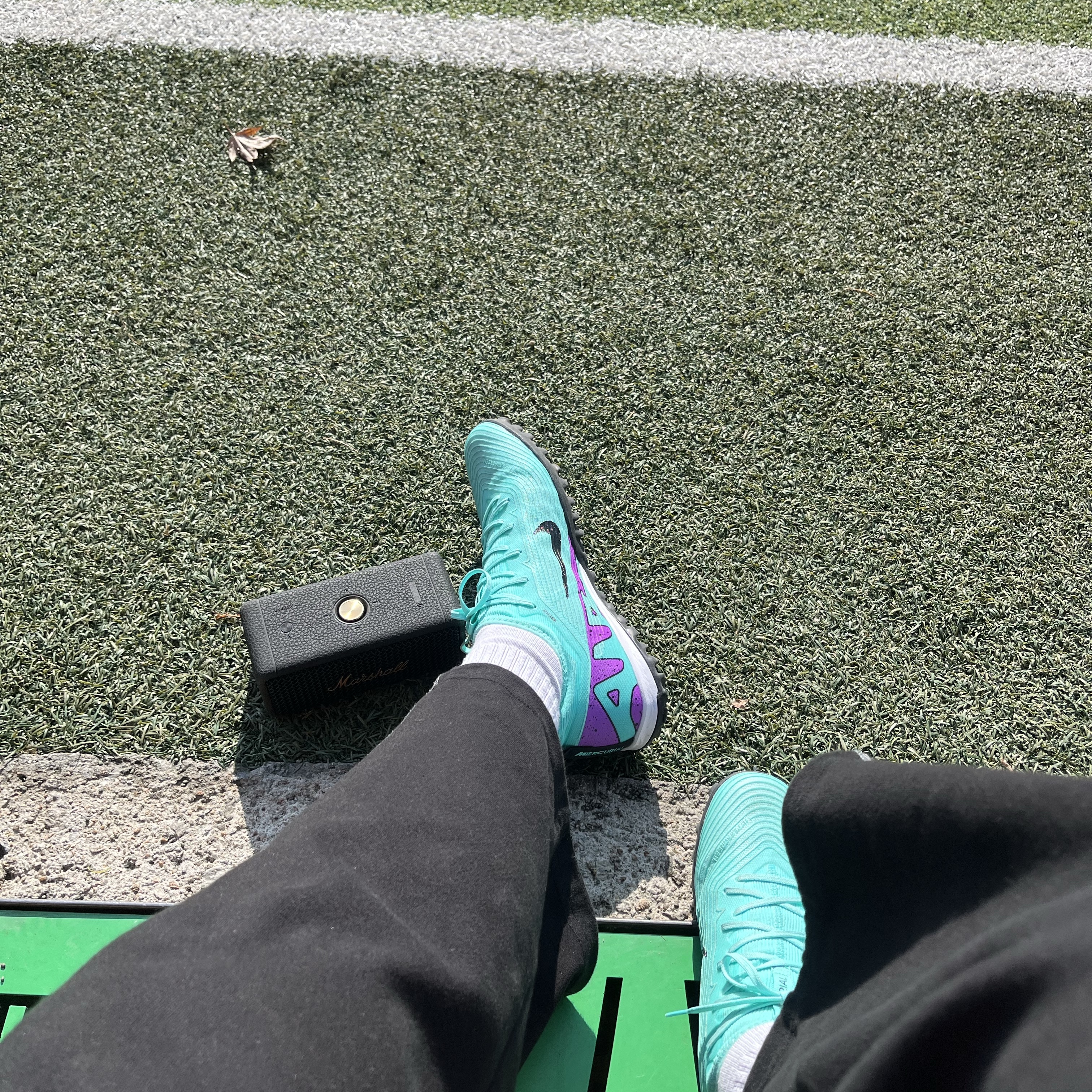 Marshall EmbertonII Black & Brass (Korean Ver.), Nike Zoom Mercurial Vapor 15 Pro TF Hyper Turquoise Fuchsia Dream 착용 스타일
