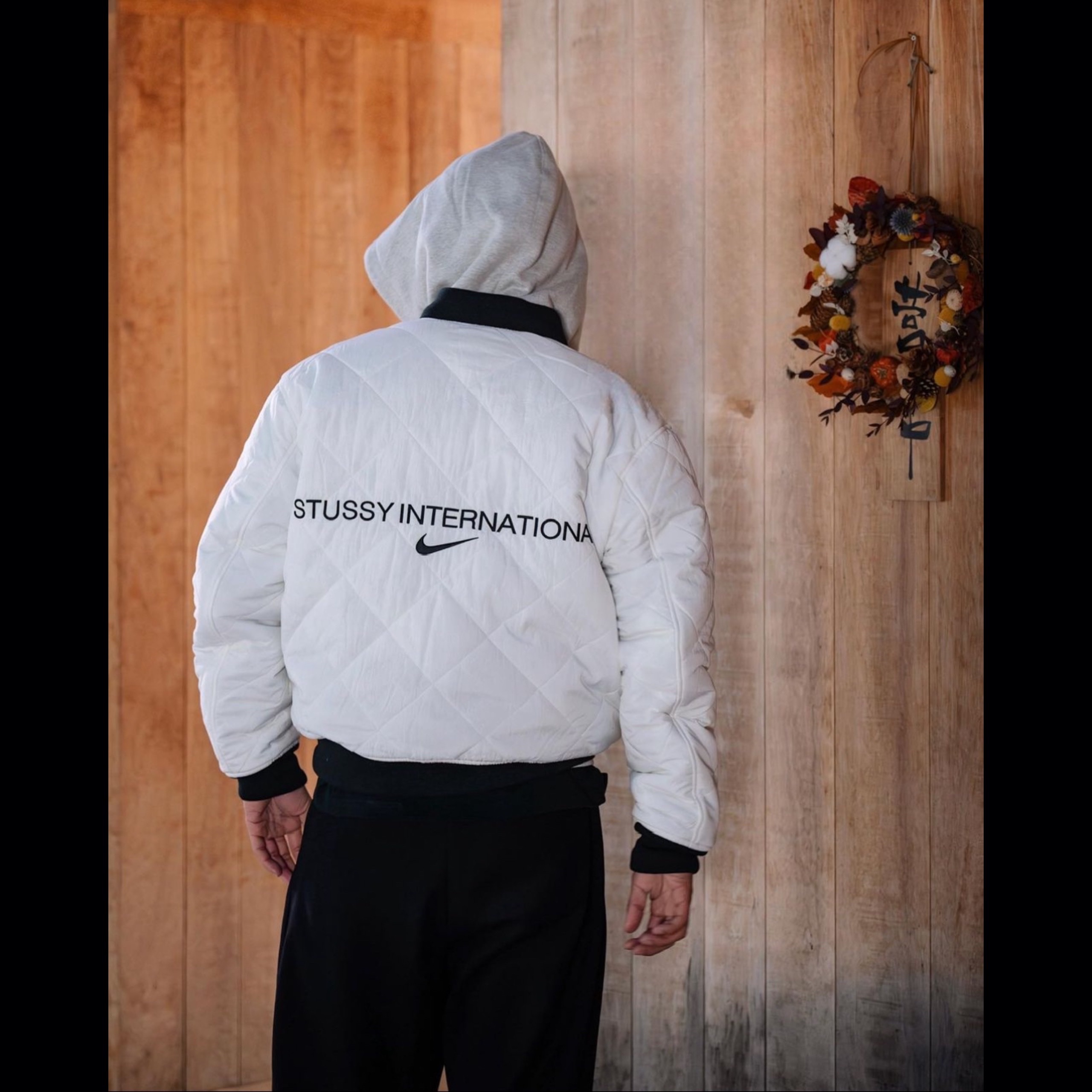 Nike x Stussy Reversible Jacket Black (FJ9153-010) 착용 스타일 - 3