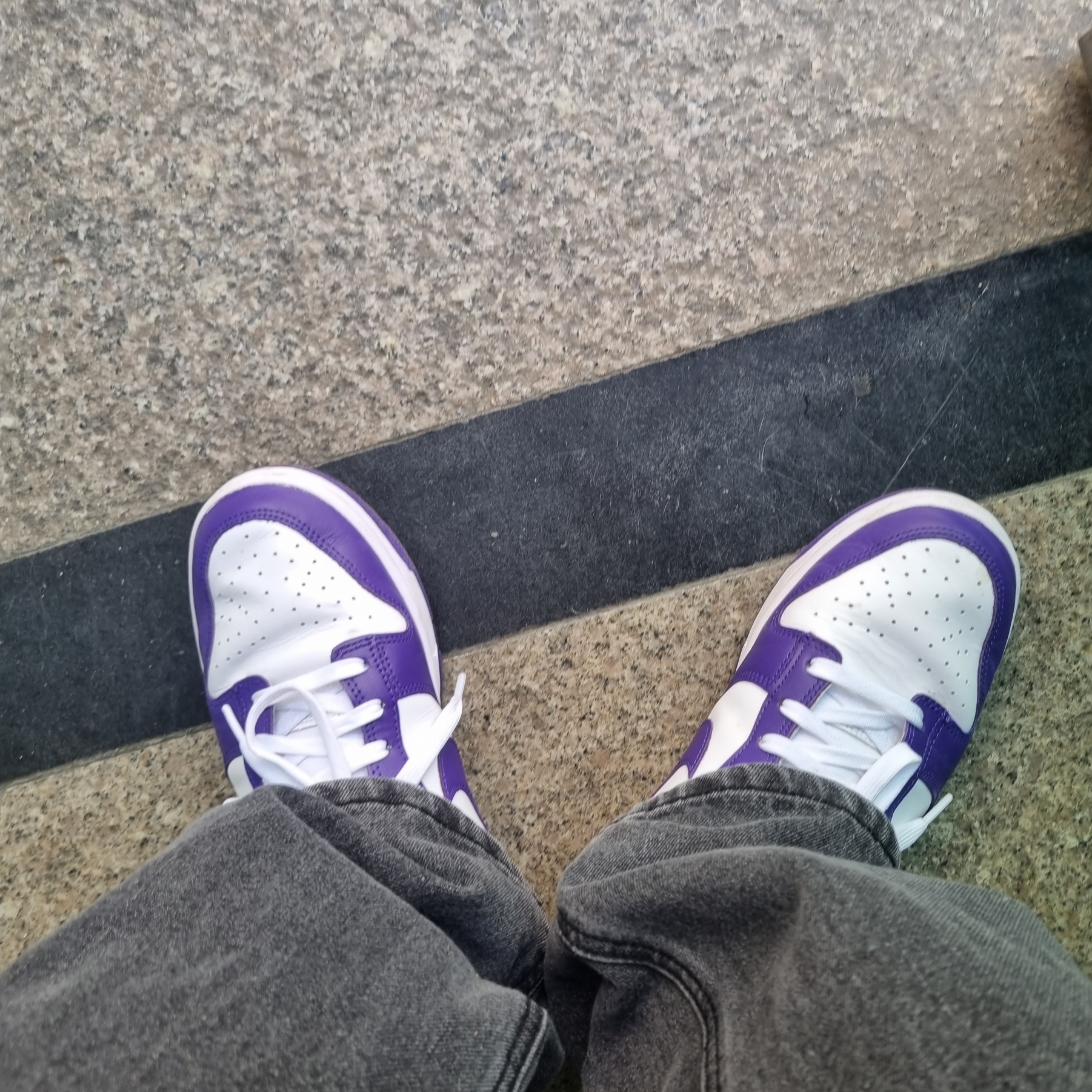 Nike Dunk Low Retro Championship Court Purple 착용 스타일