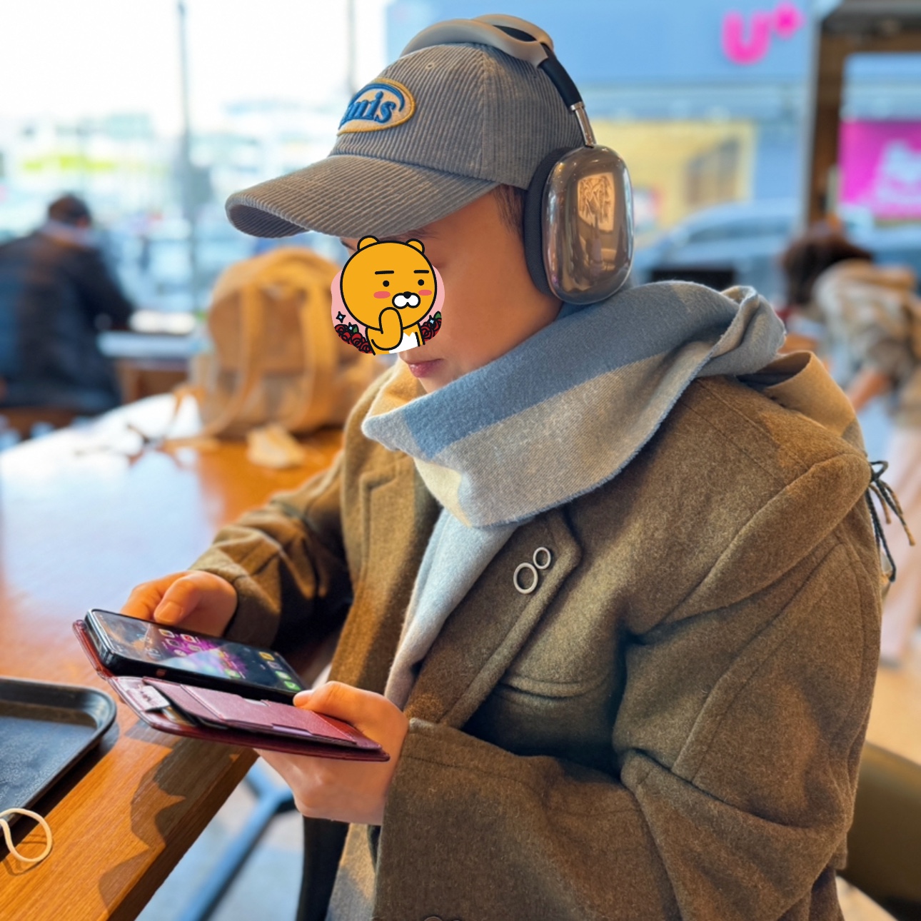 Apple AirPods Max Lightning Space Gray (Korean Ver.), Emis Corduroy Wappen Ball Cap Ash Blue 착용 스타일