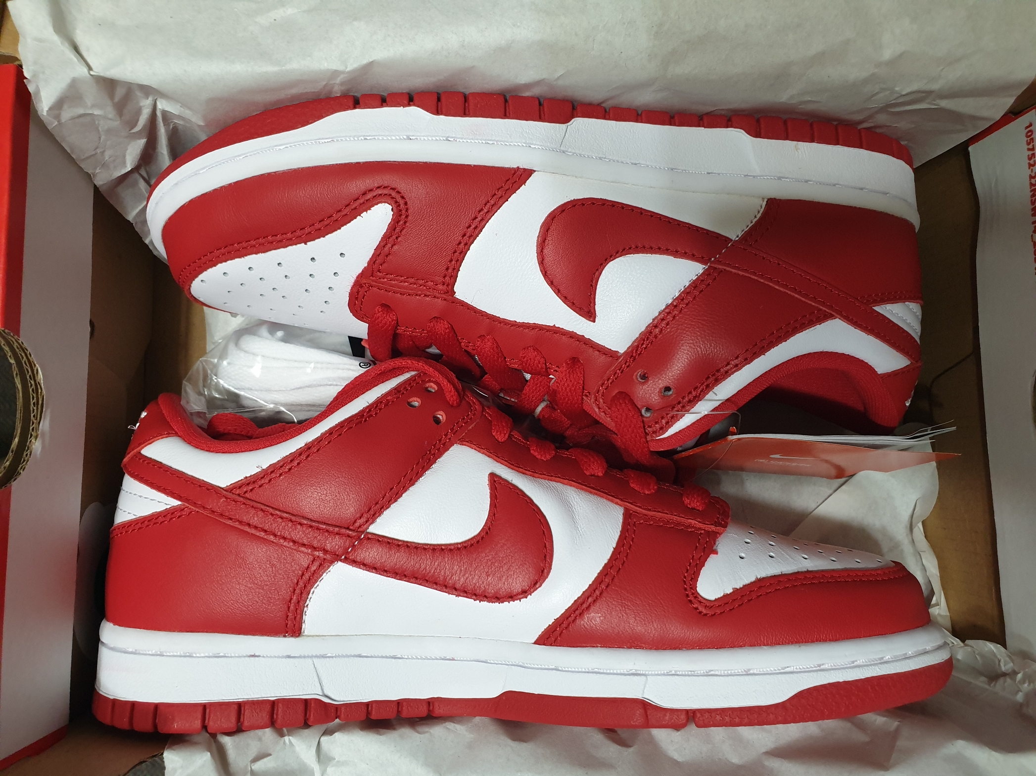Nike Dunk Low SP White and University Red 2023 착용 스타일 - 2