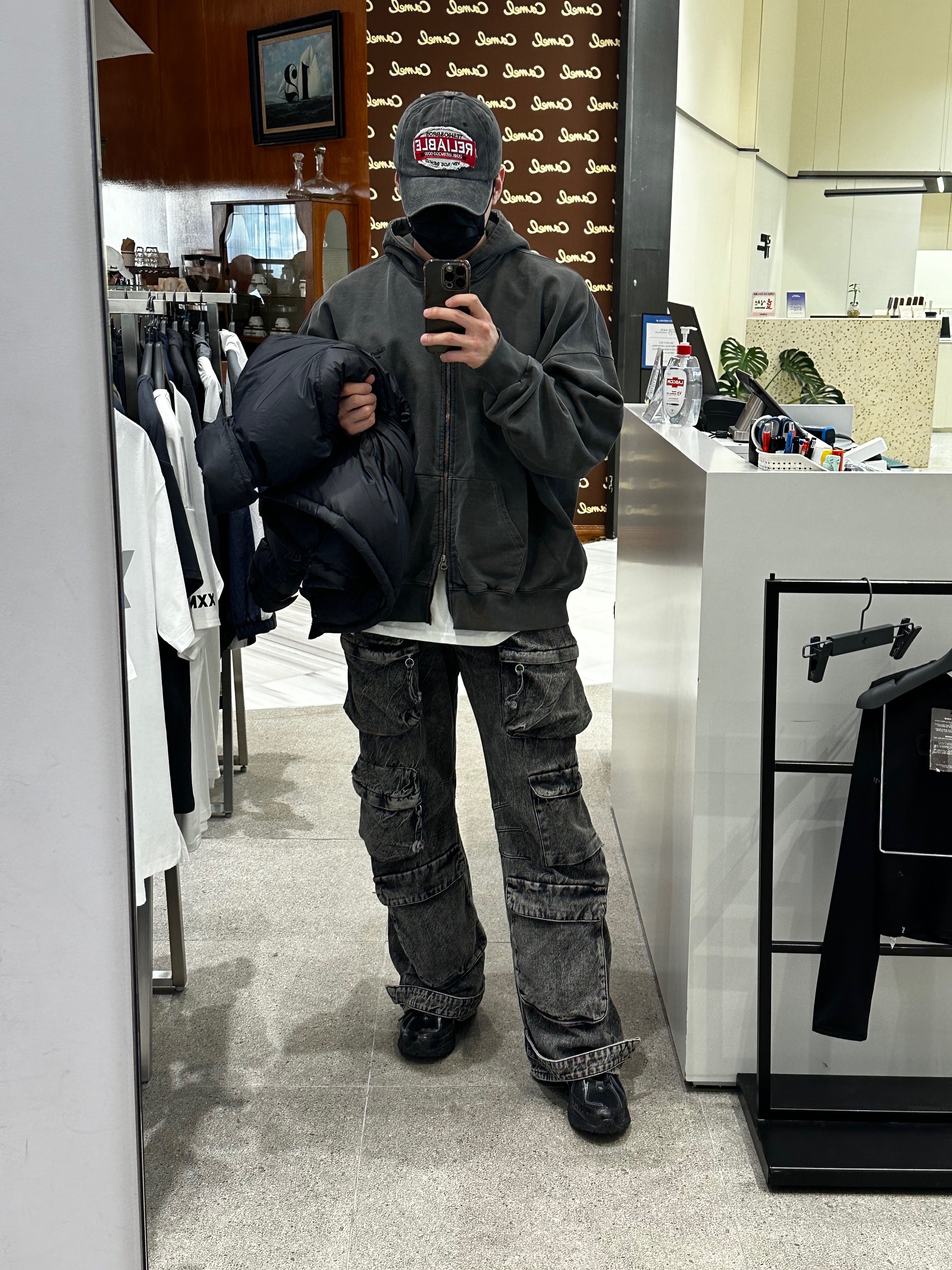 Undermycar Mu.11 Anti Fxxking Logo Play Oversized Pigment Hood Zip-up Gray, Zara Utility Pocket Jeans Gray 착용 스타일 - 2