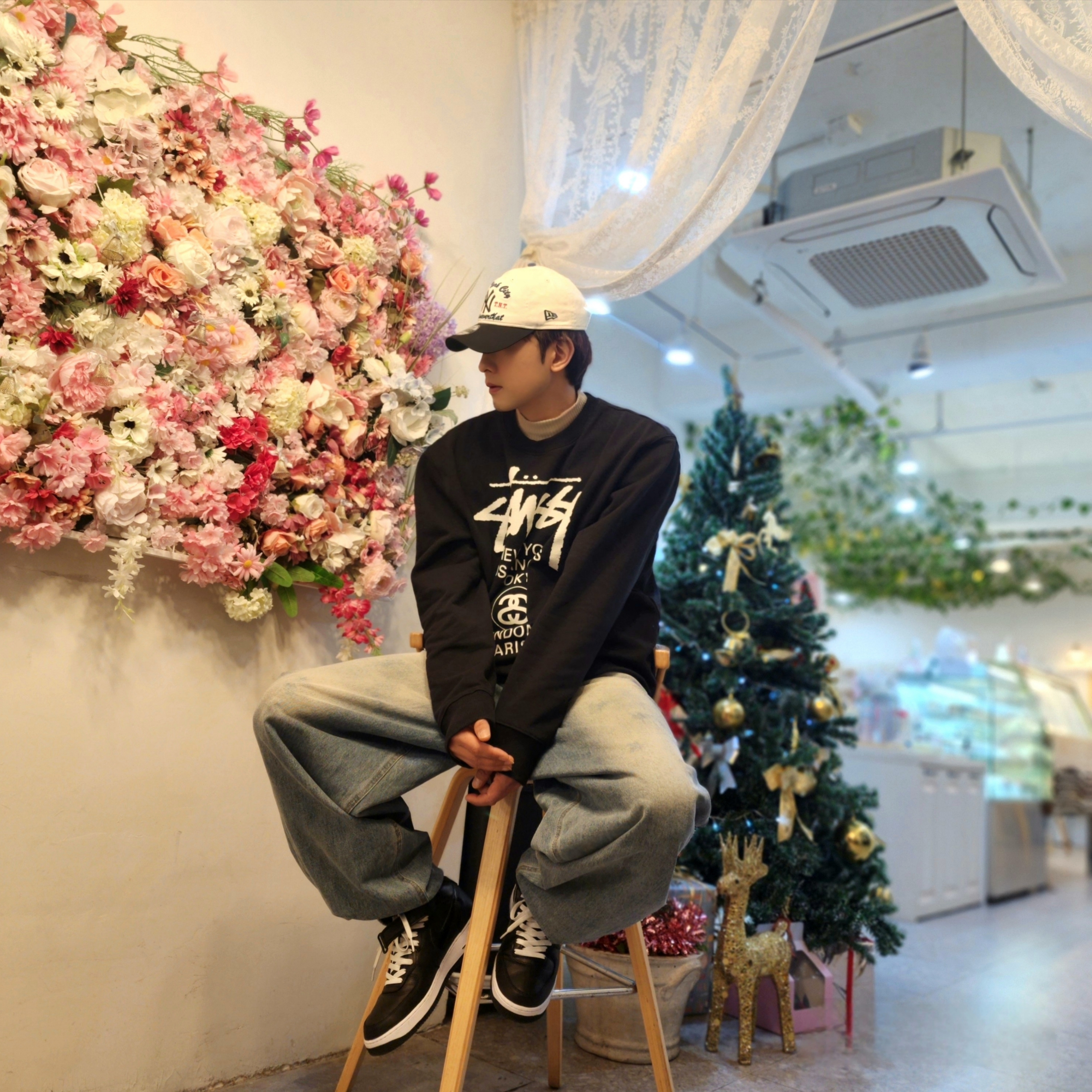 Stussy World Tour Crew Black 2023, Stussy World Tour Crew Pigment Dyed Black ์ฐฉ์ฉ ์คํ์ผ - 1