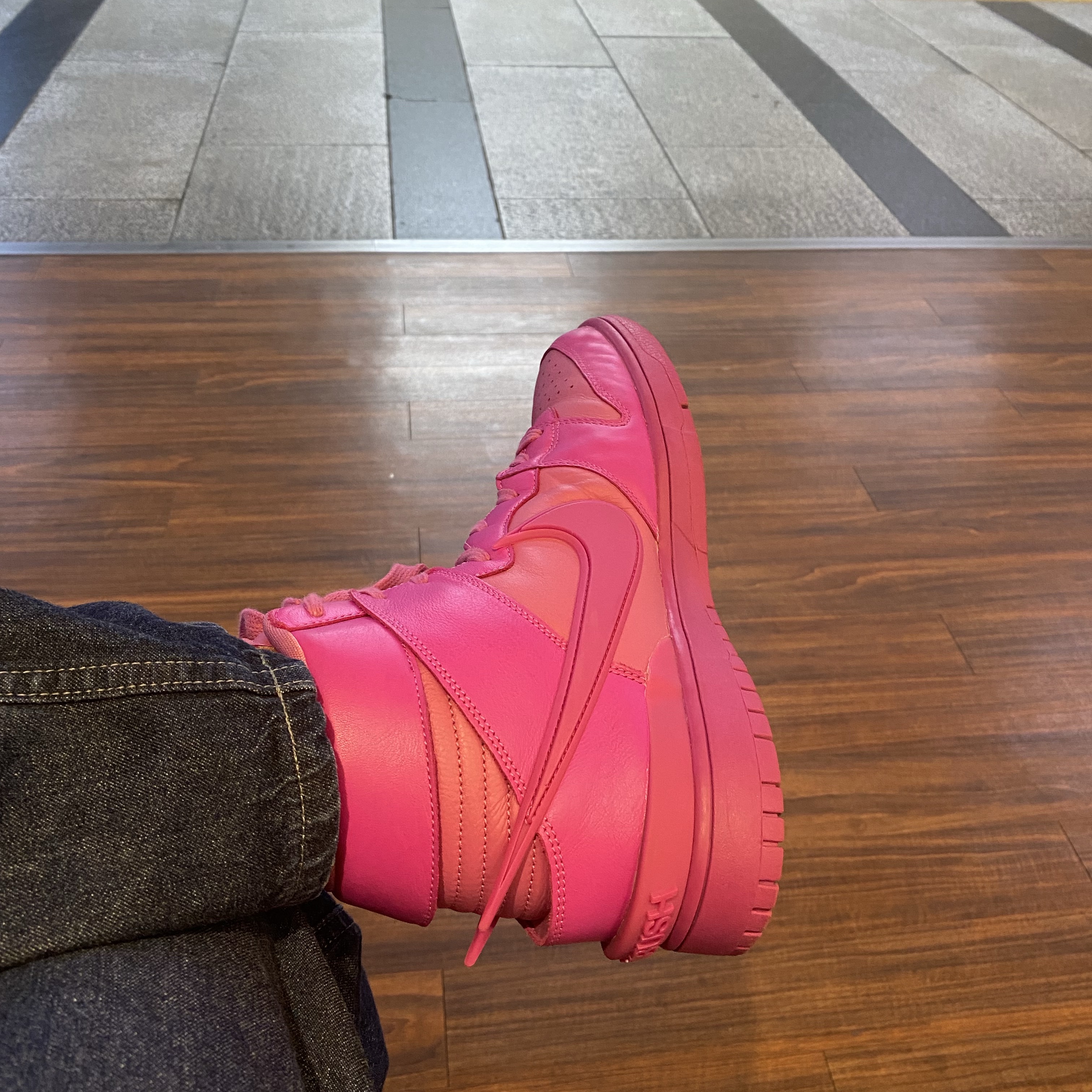 Nike x Ambush Dunk High Cosmic Fuchsia 착용 스타일 - 2