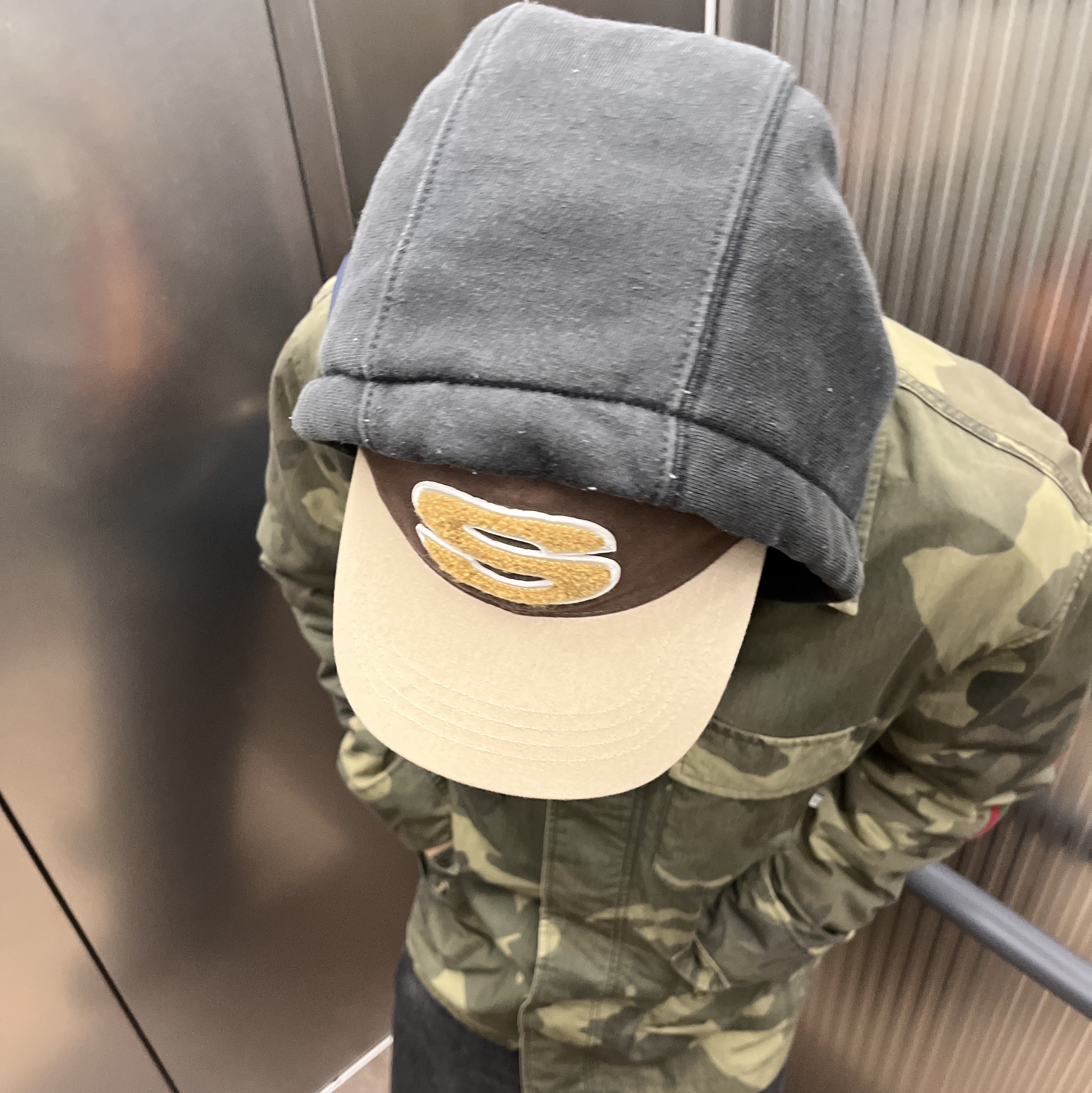 Stussy Chenille S Low Pro Cap Brown 착용 스타일 - 1