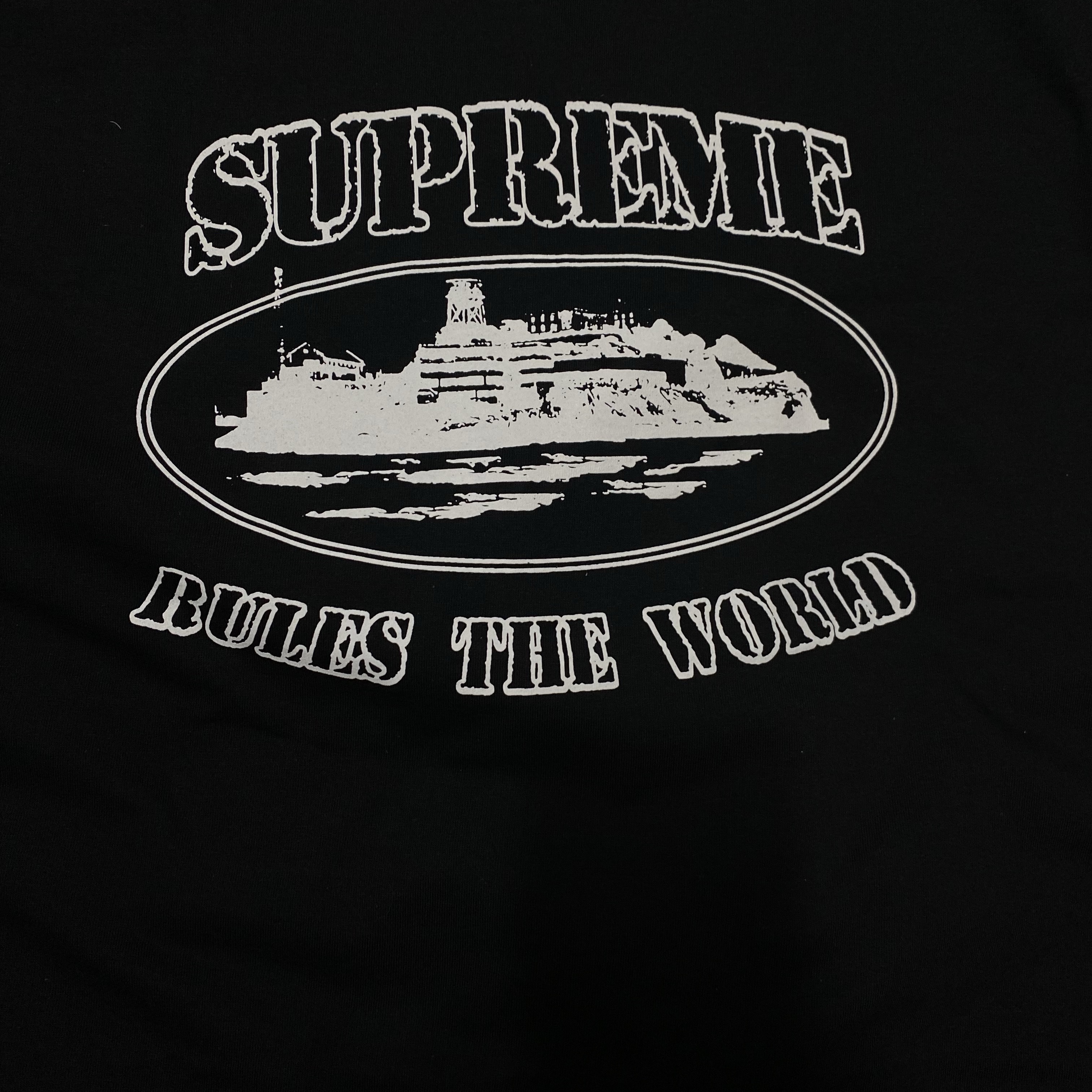 Supreme x Corteiz Rules The World T-Shirt Black - 23FW 착용 스타일 - 1