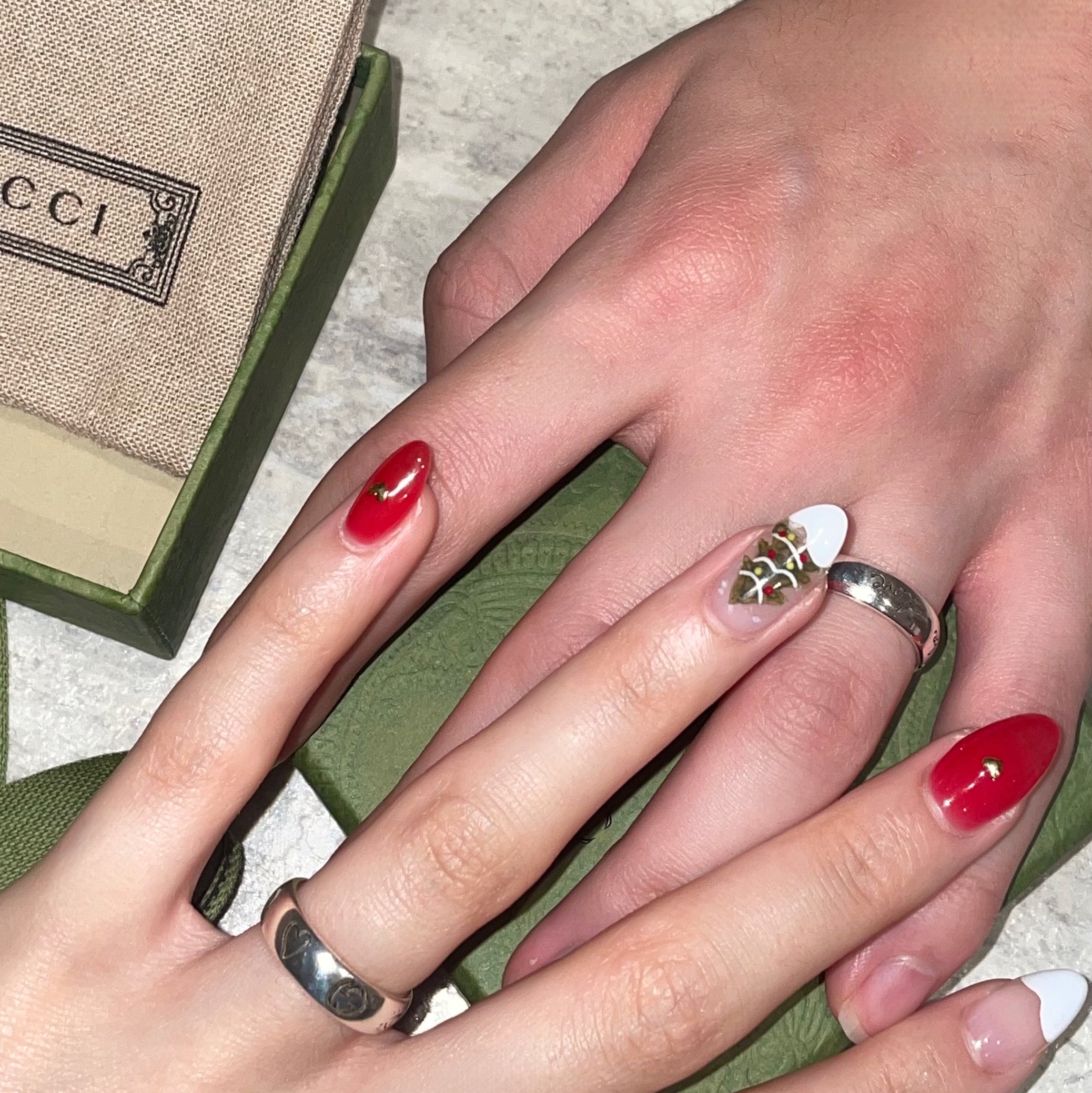 Gucci Blind For Love Ring Silver 착용 스타일 - 2
