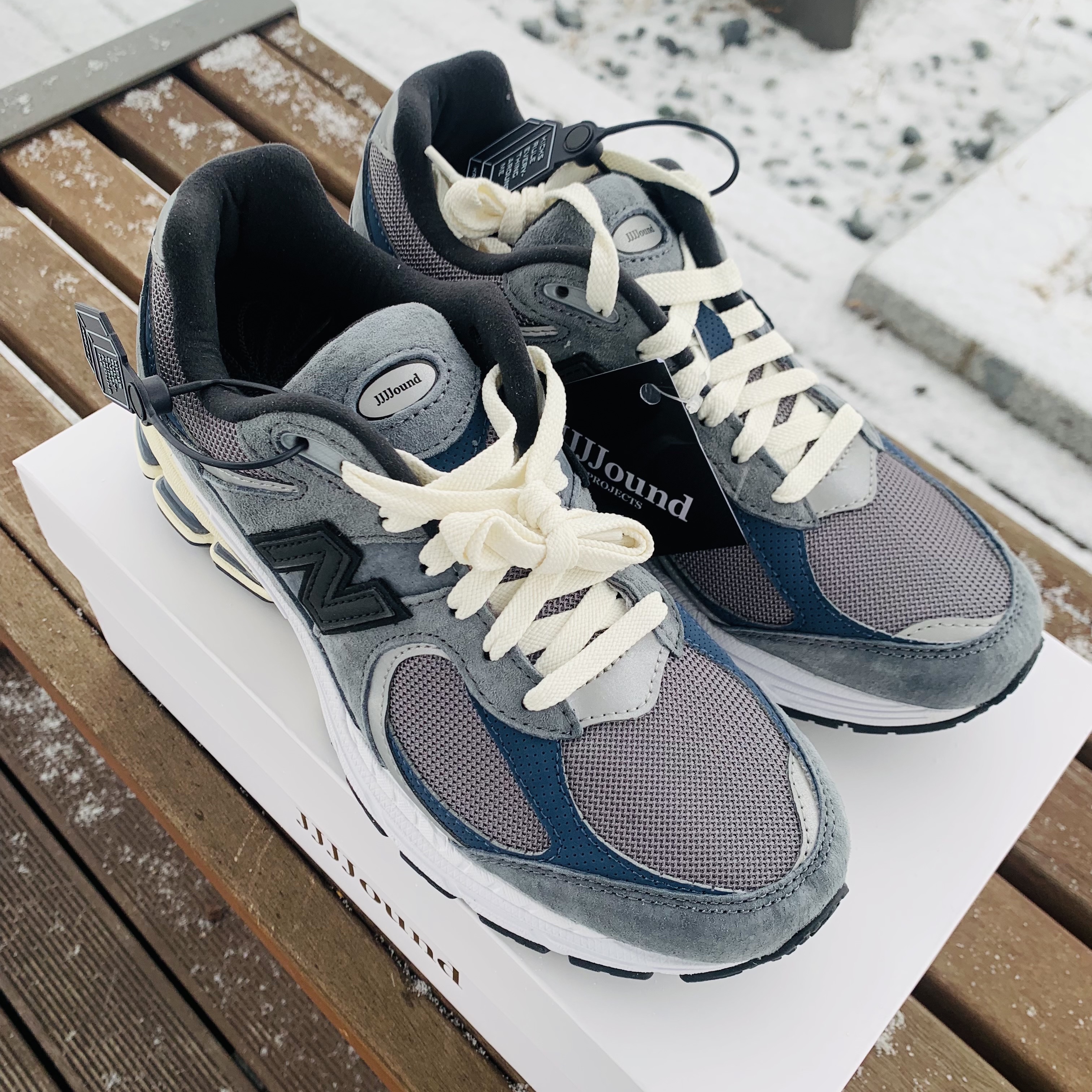 New Balance x JJJJound 2002R Storm Blue 착용 스타일 - 4