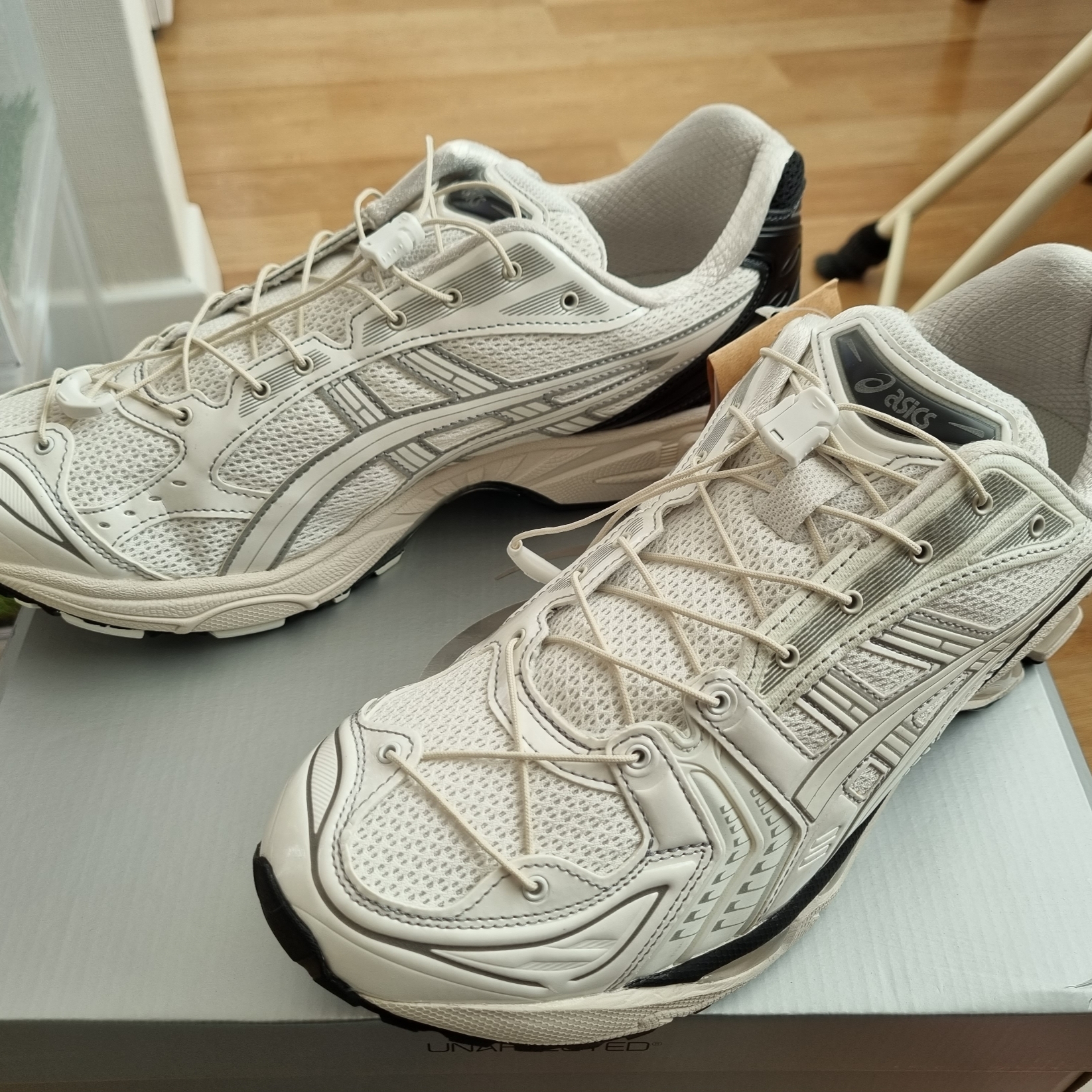 Asics x Unaffected Gel-Kayano 14 Galaxy White 착용 스타일