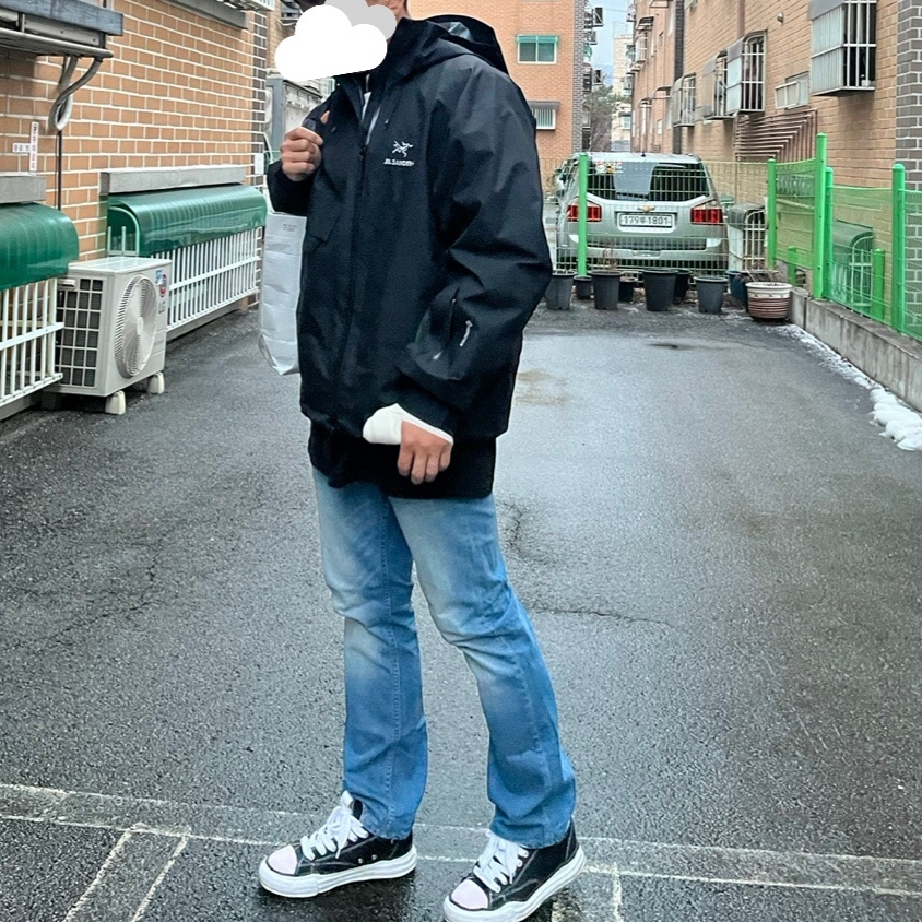 Arc'teryx x Jil Sander+ Jacket Ultra Black, Maison Mihara Yasuhiro Peterson OG Sole Canvas Low Sneakers Black 착용 스타일