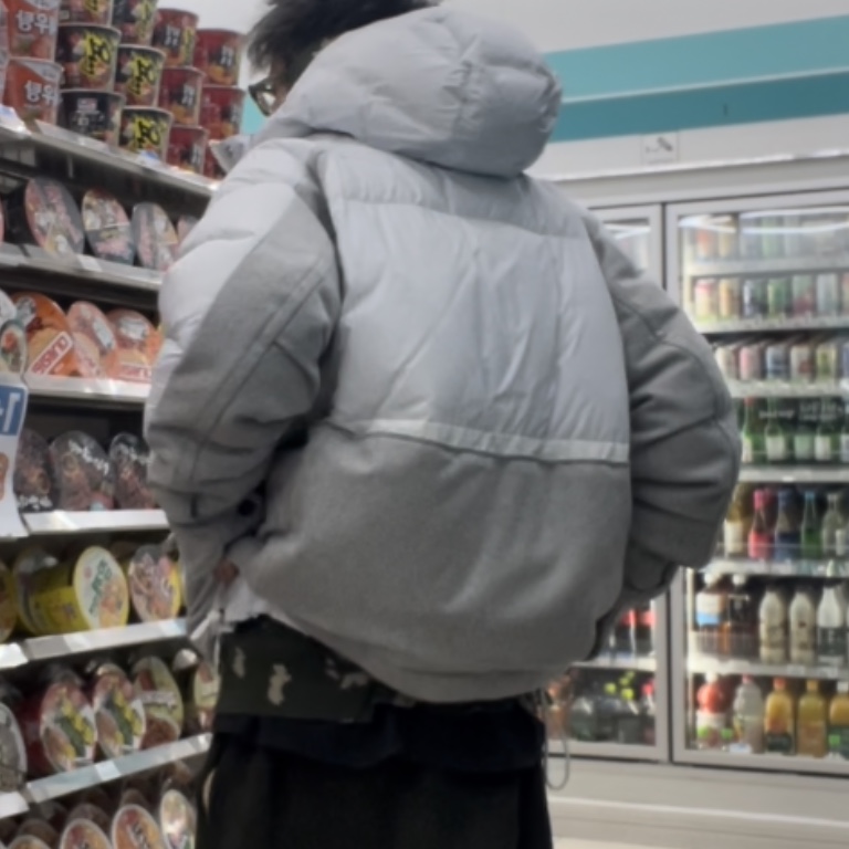 Nike x Sacai NRG Parka Pure Platinum 착용 스타일 - 2