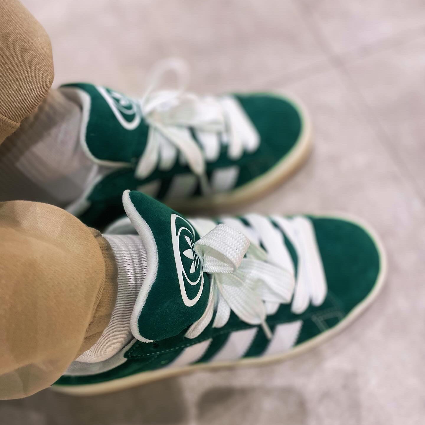Adidas Campus 00s Dark Green, Supreme x The North Face Arc Logo Denali Fleece Jacket Black - 19SS 착용 스타일 - 1